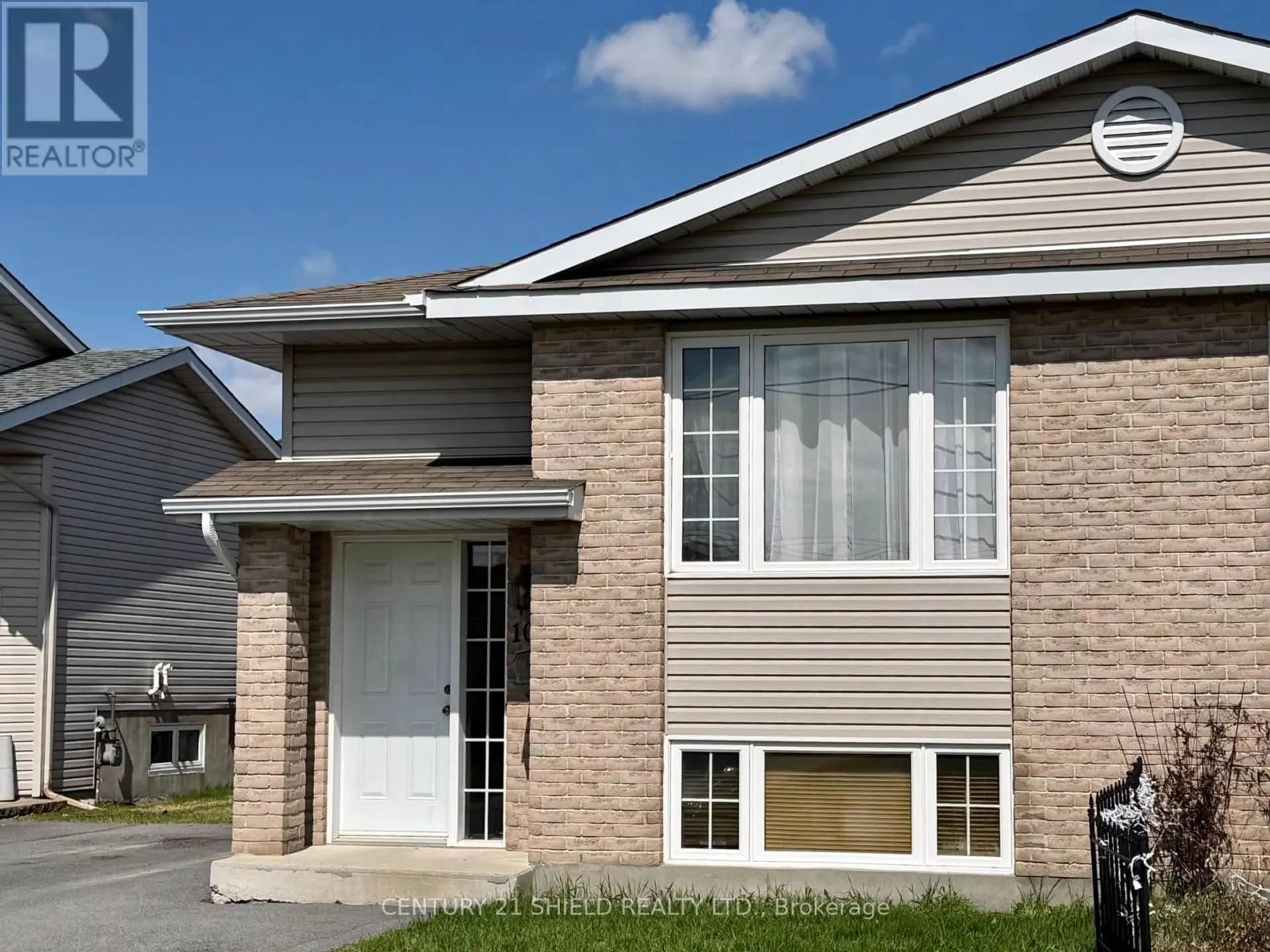 101 MCKENZIE STREET W - Image 2