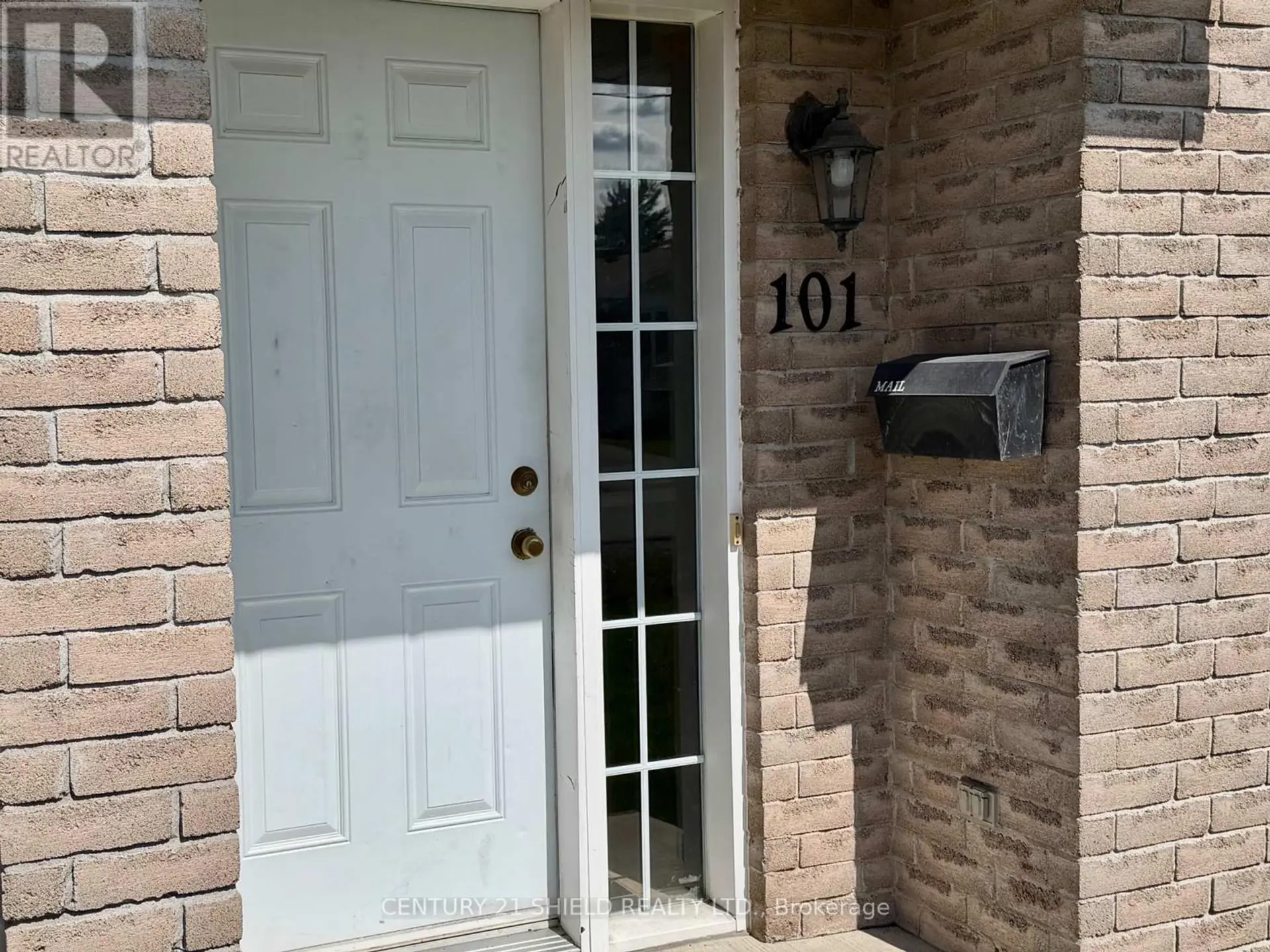 101 MCKENZIE STREET W - Image 3