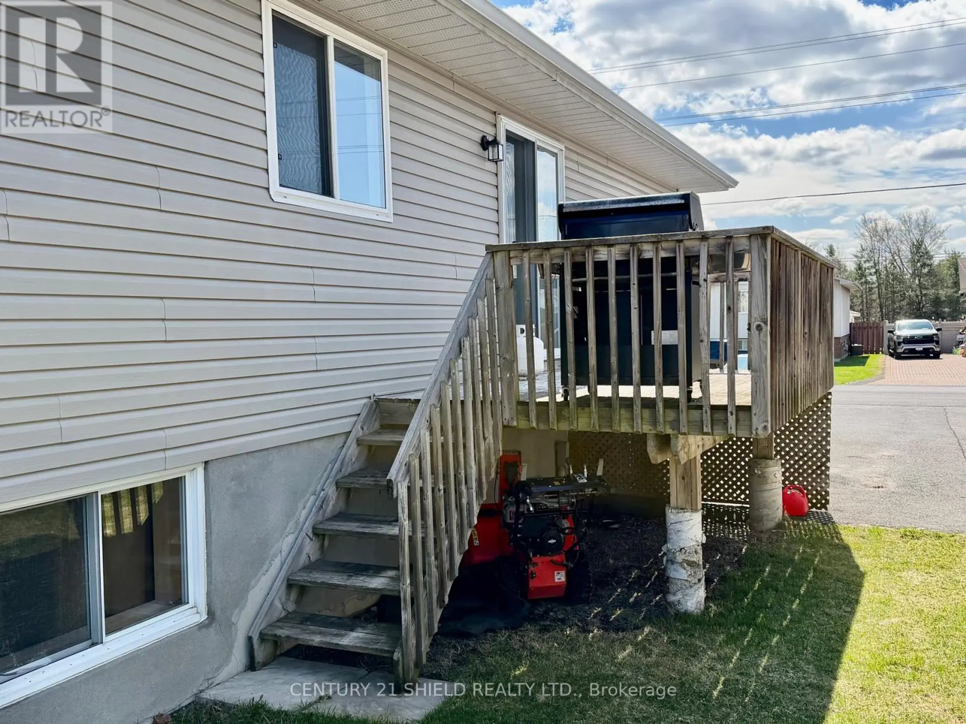 101 MCKENZIE STREET W - Image 5