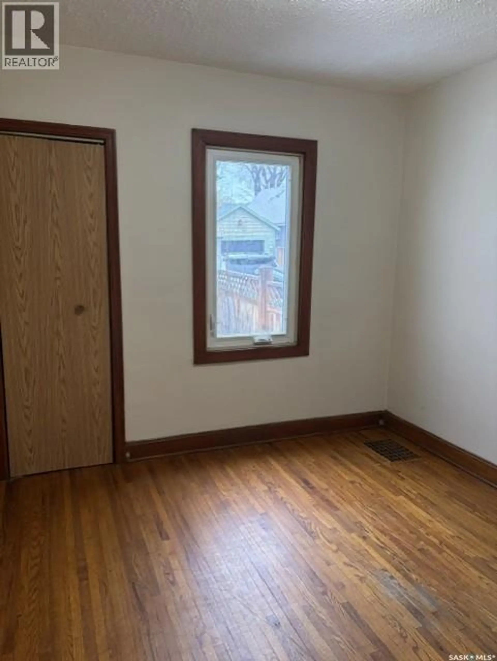2230 Winnipeg STREET - Image 11