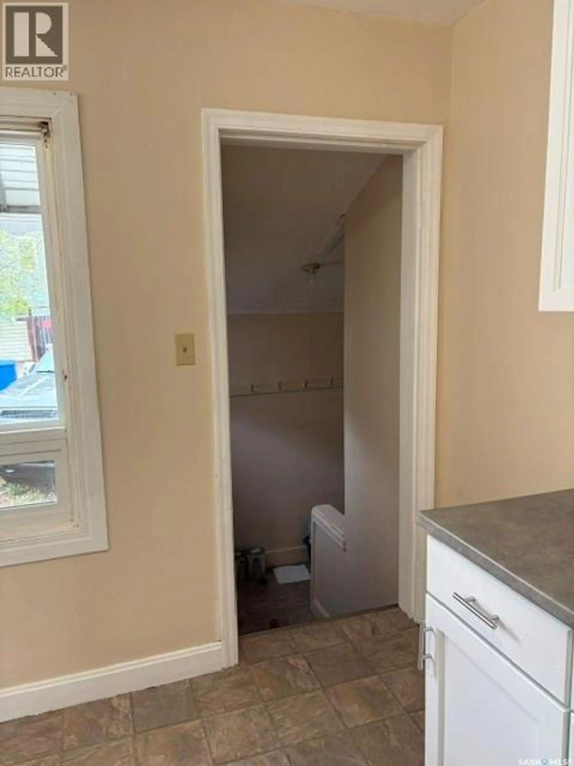 2230 Winnipeg STREET - Image 5