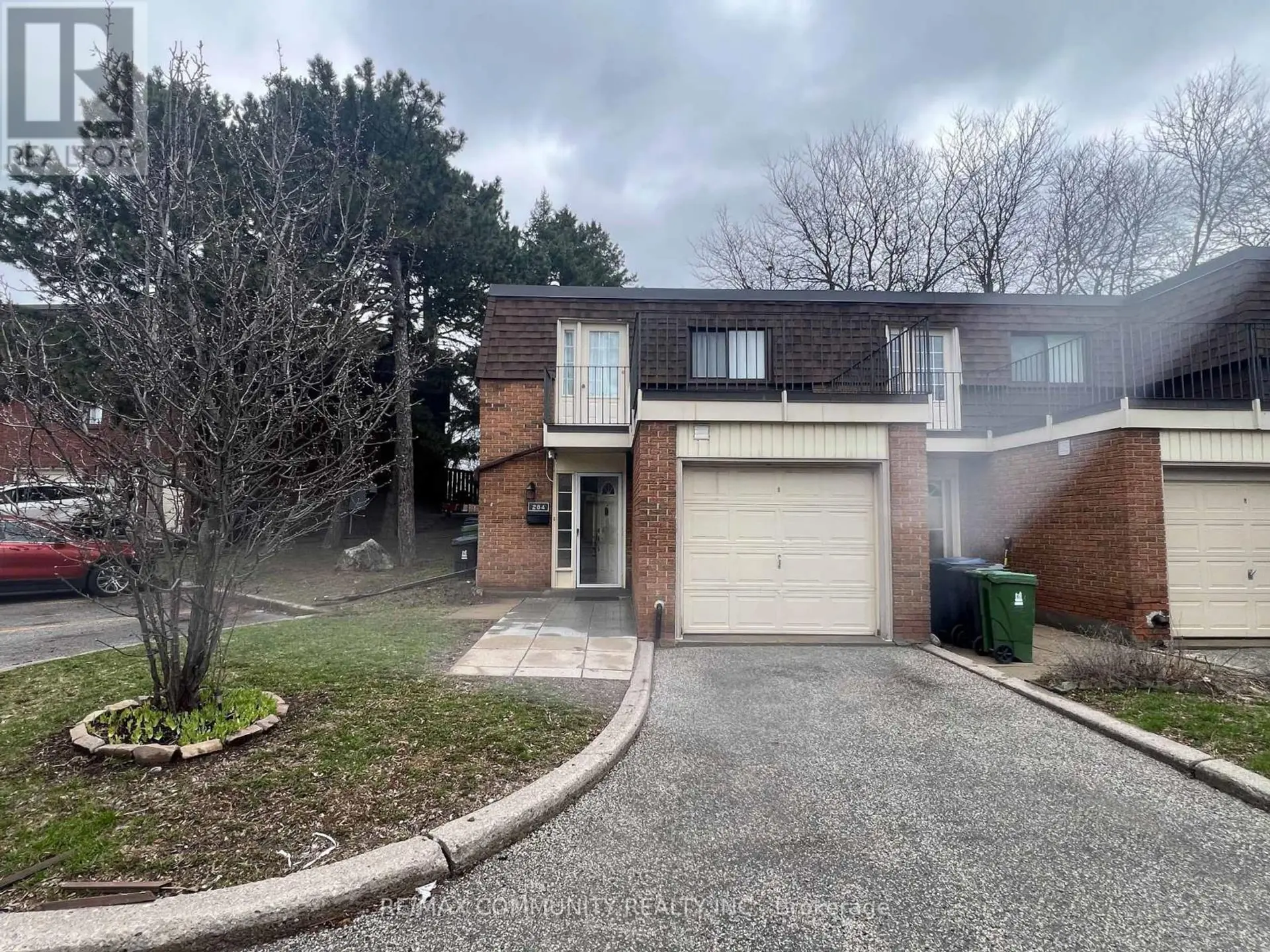 284 SPRUCEWOOD COURT - Image 1