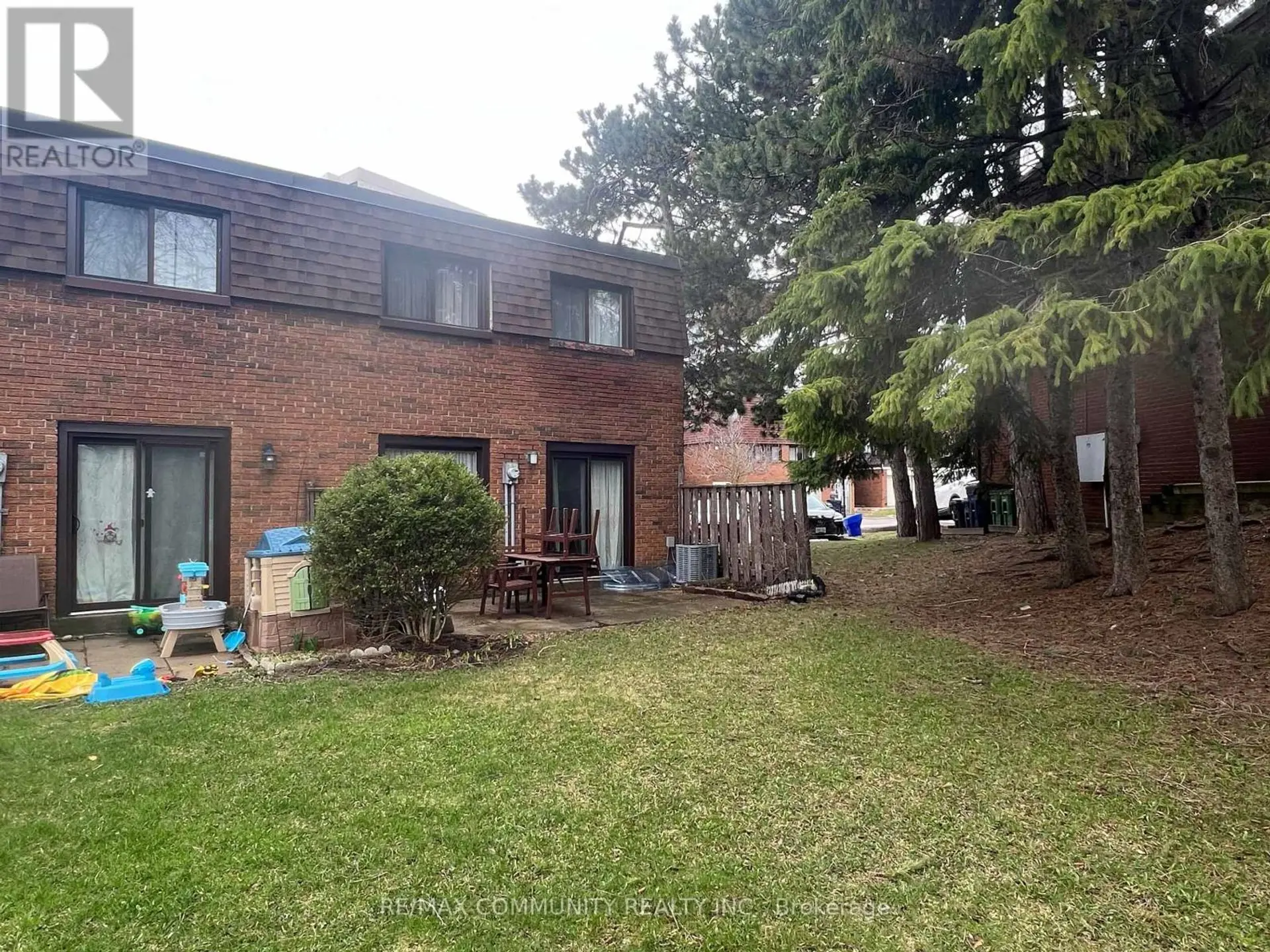 284 SPRUCEWOOD COURT - Image 3