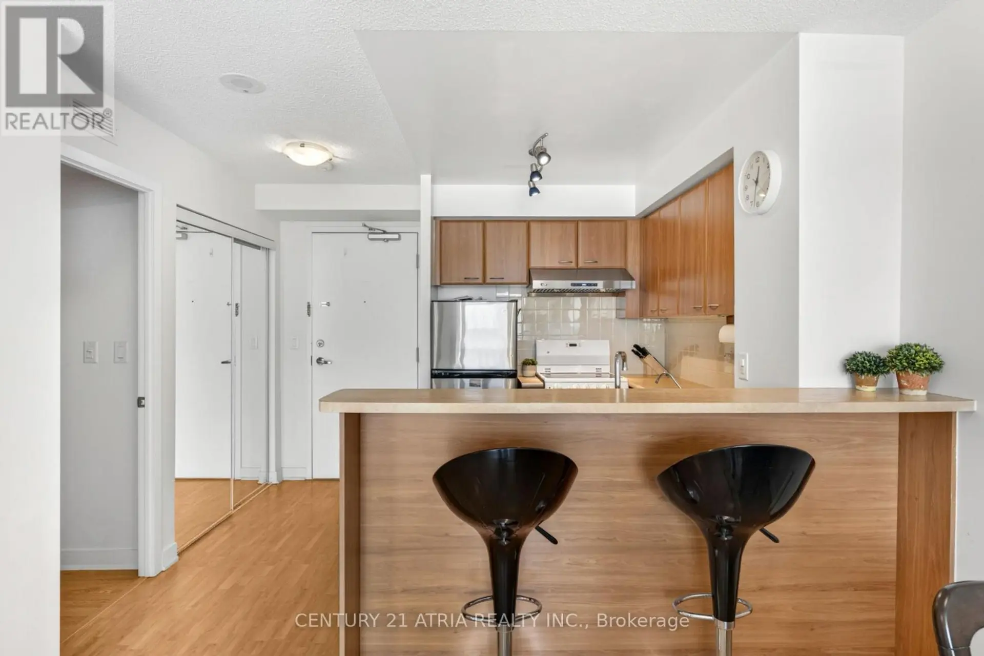 #908 38 LEE CENTRE DRIVE - Image 4