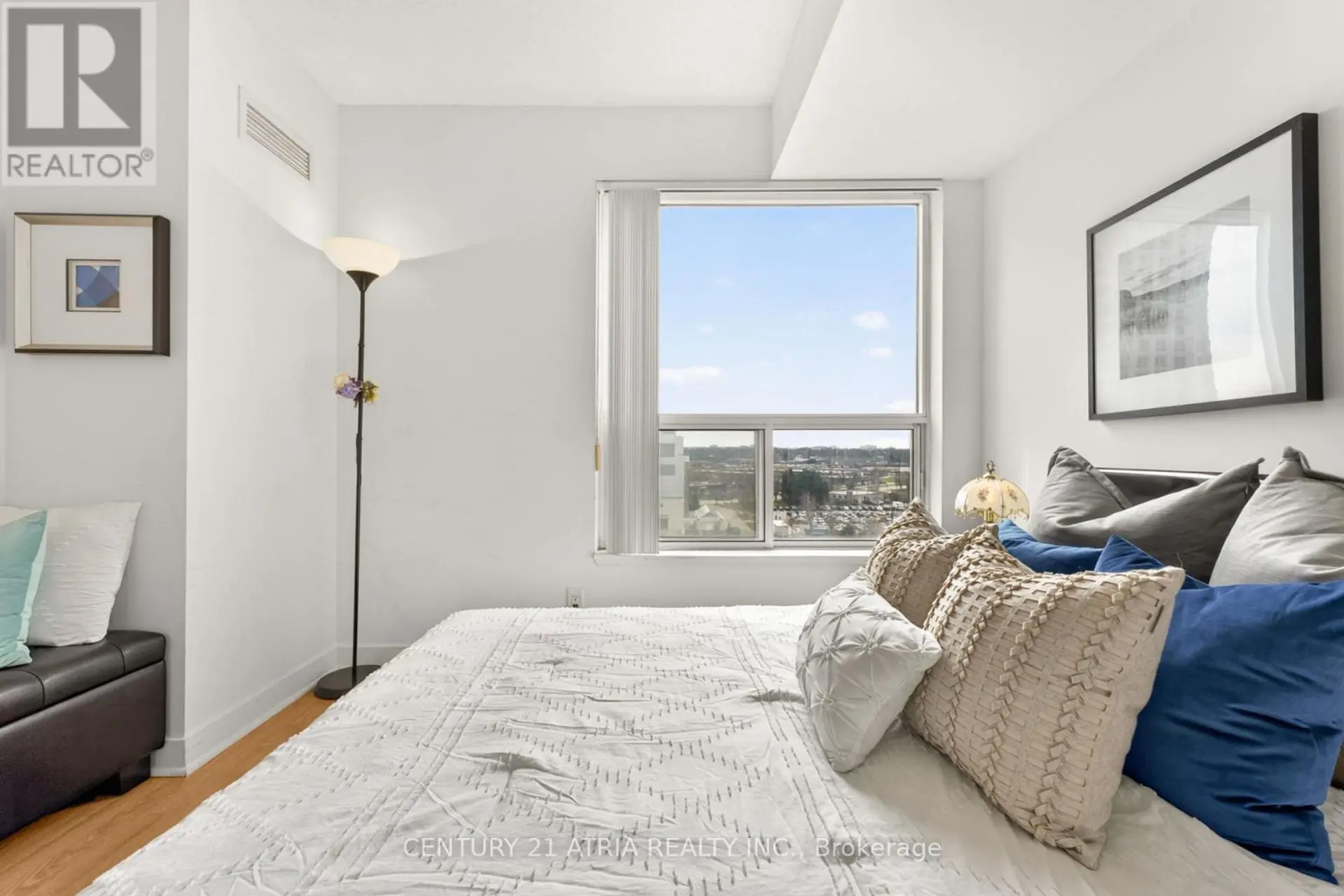 #908 38 LEE CENTRE DRIVE - Image 9