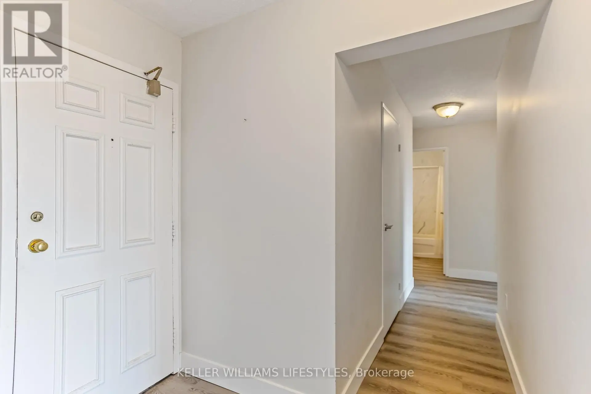 #609 600 GRENFELL DRIVE - Image 2