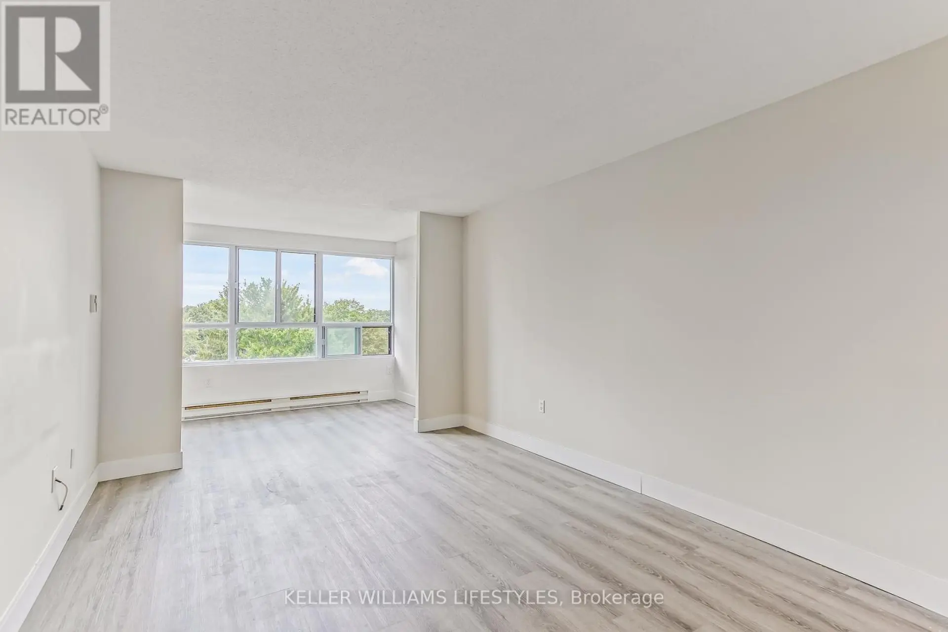#609 600 GRENFELL DRIVE - Image 7