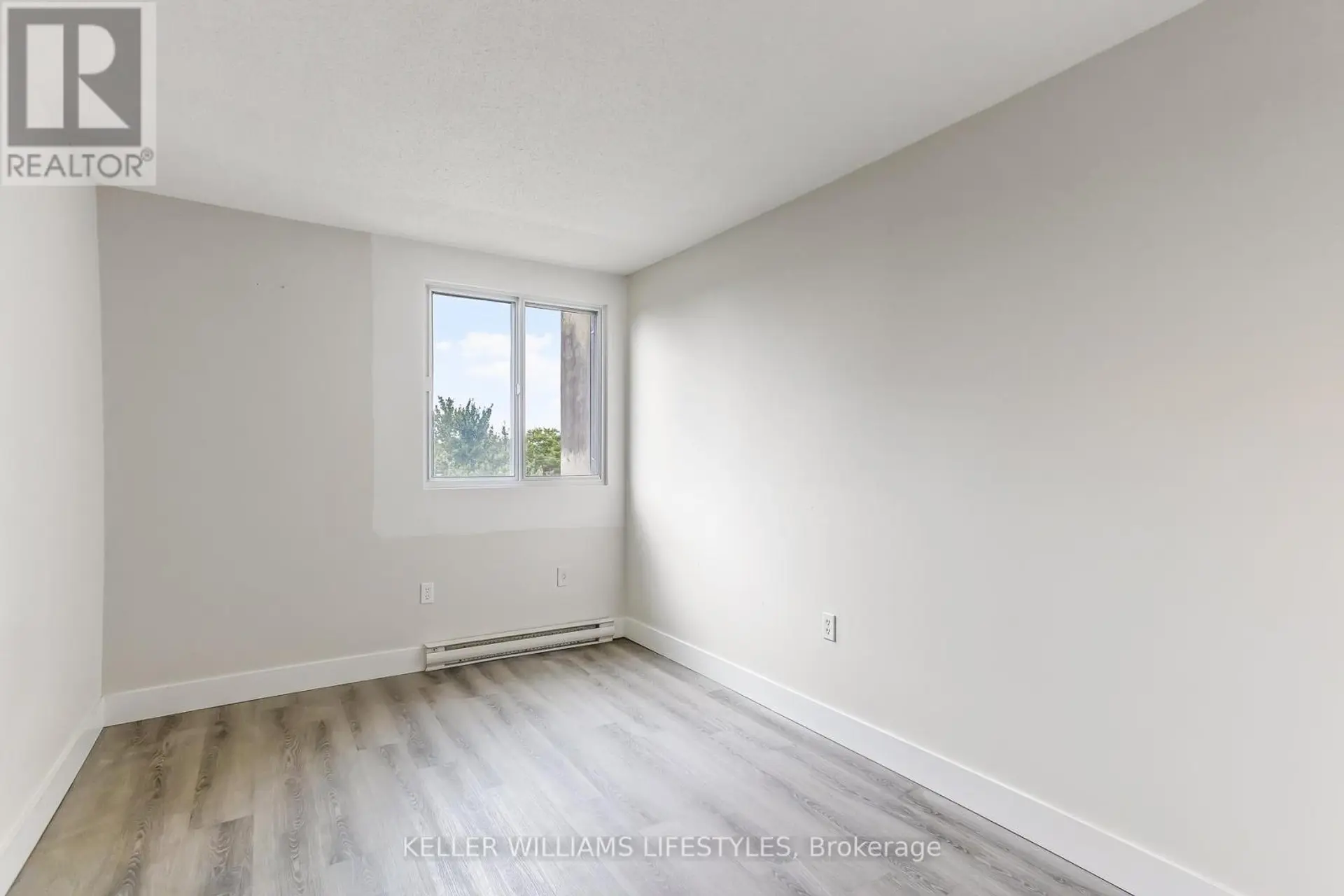 #609 600 GRENFELL DRIVE - Image 9
