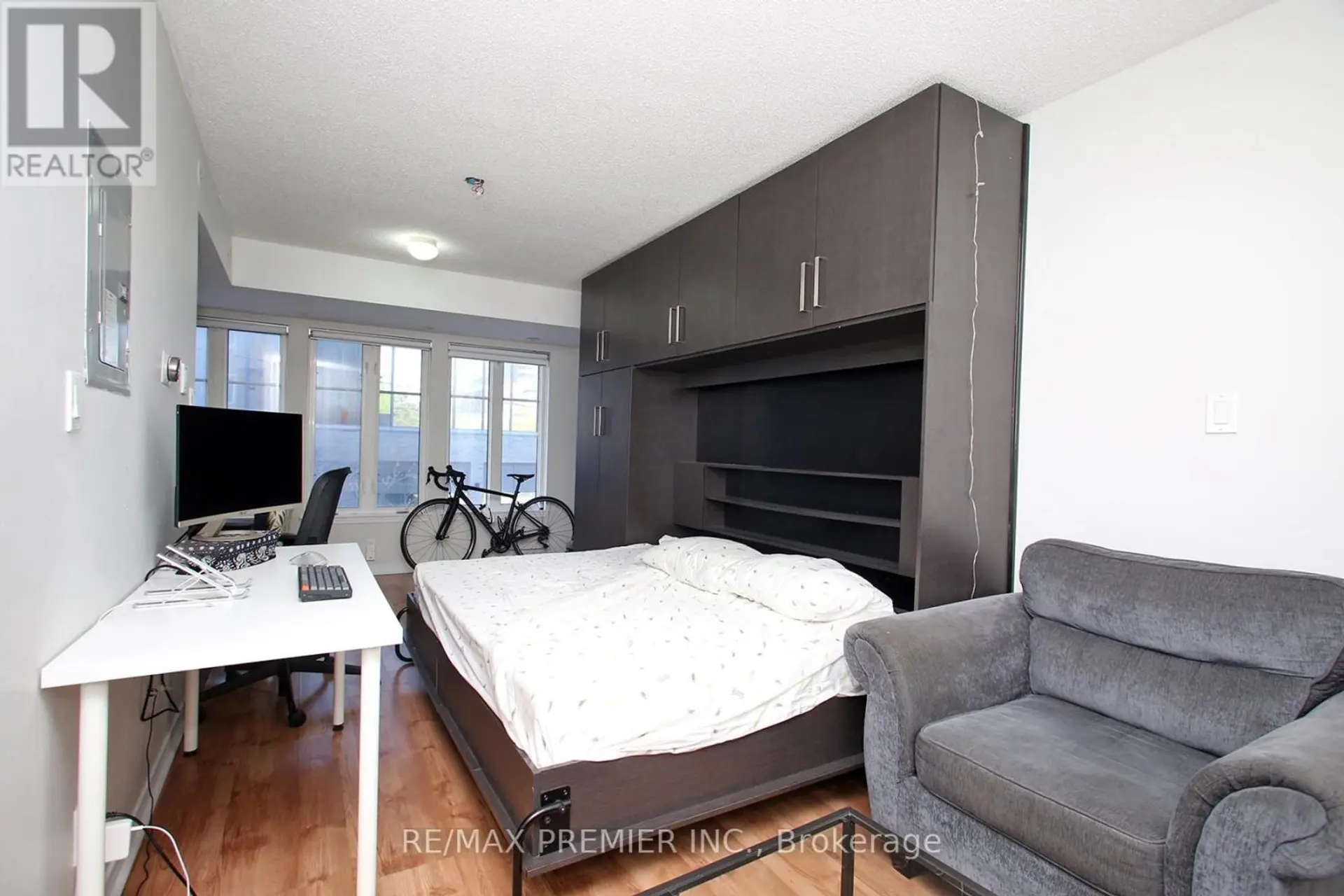 #109 22 WESTERN BATTERY ROAD - Image 12