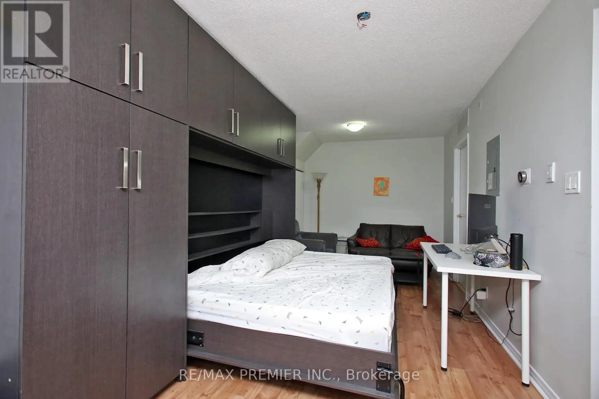 #109 22 WESTERN BATTERY ROAD - Image 16