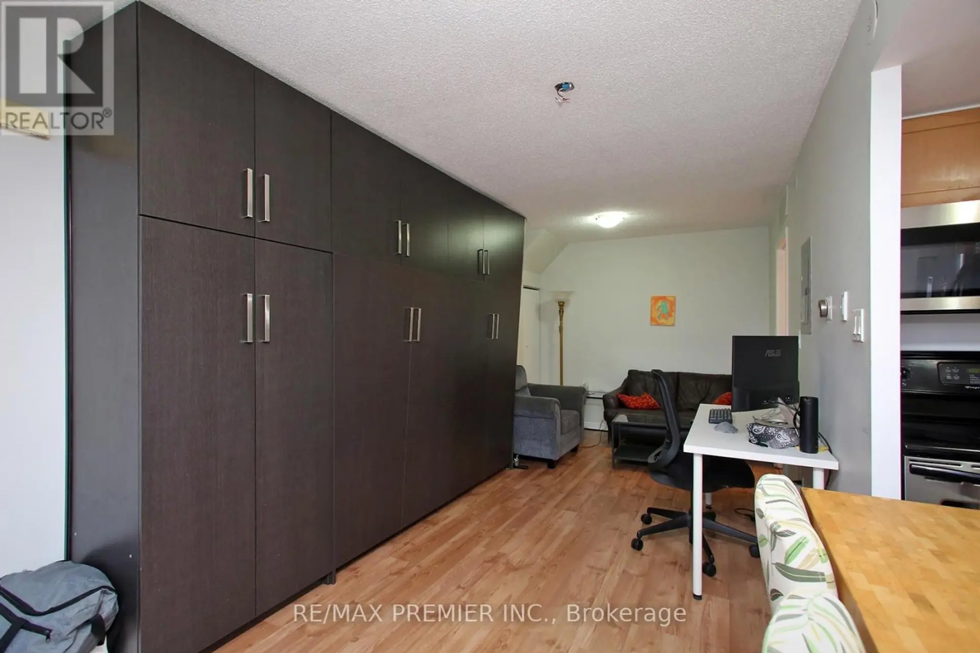 #109 22 WESTERN BATTERY ROAD - Image 8