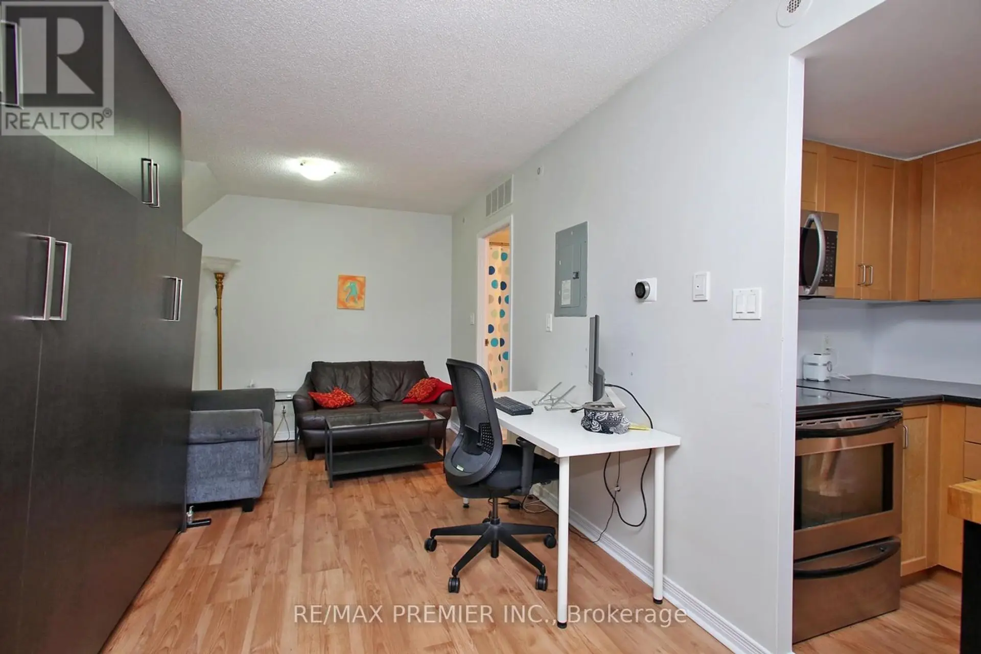 #109 22 WESTERN BATTERY ROAD - Image 9