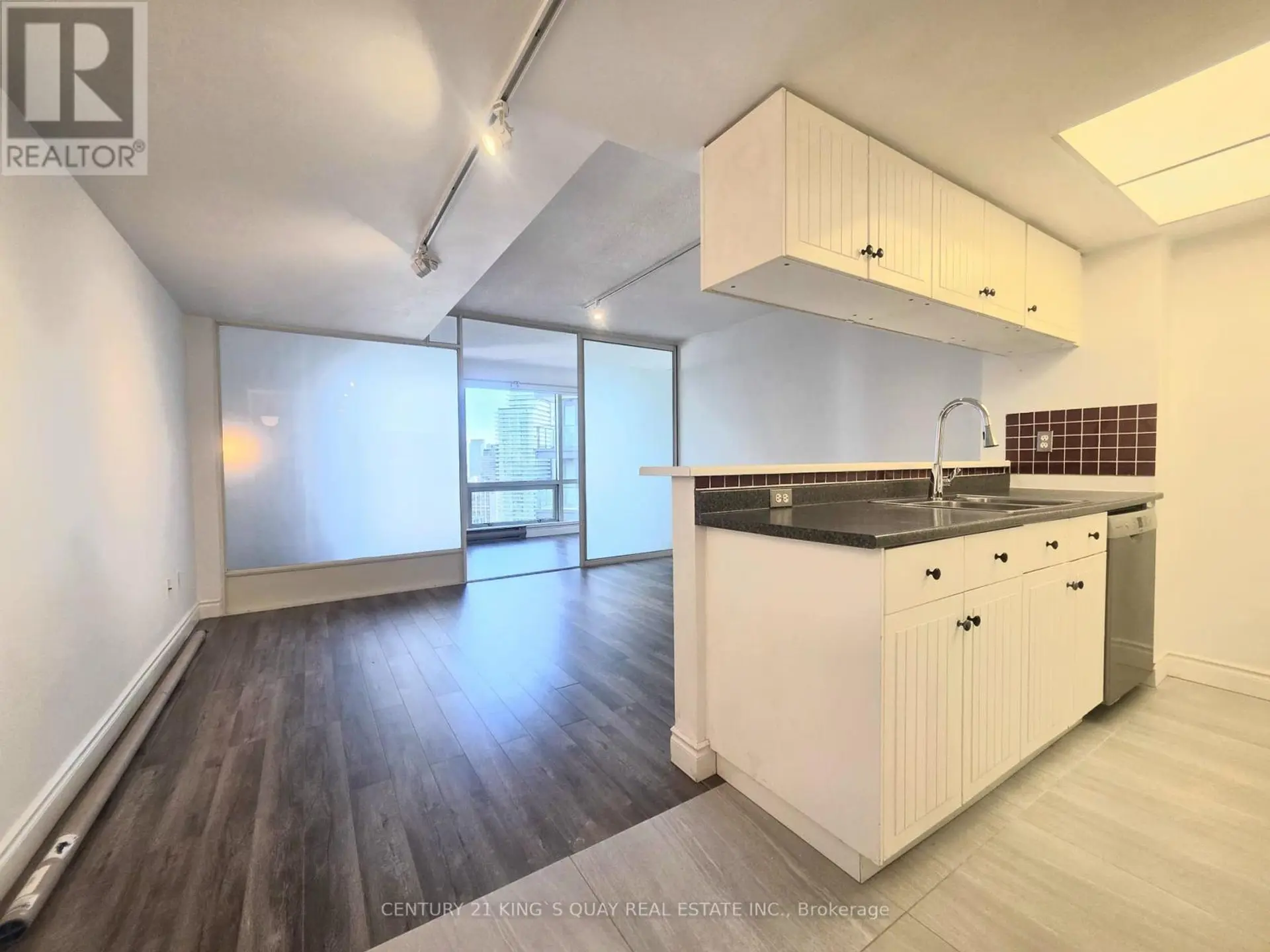 #2513 1001 BAY STREET - Image 2