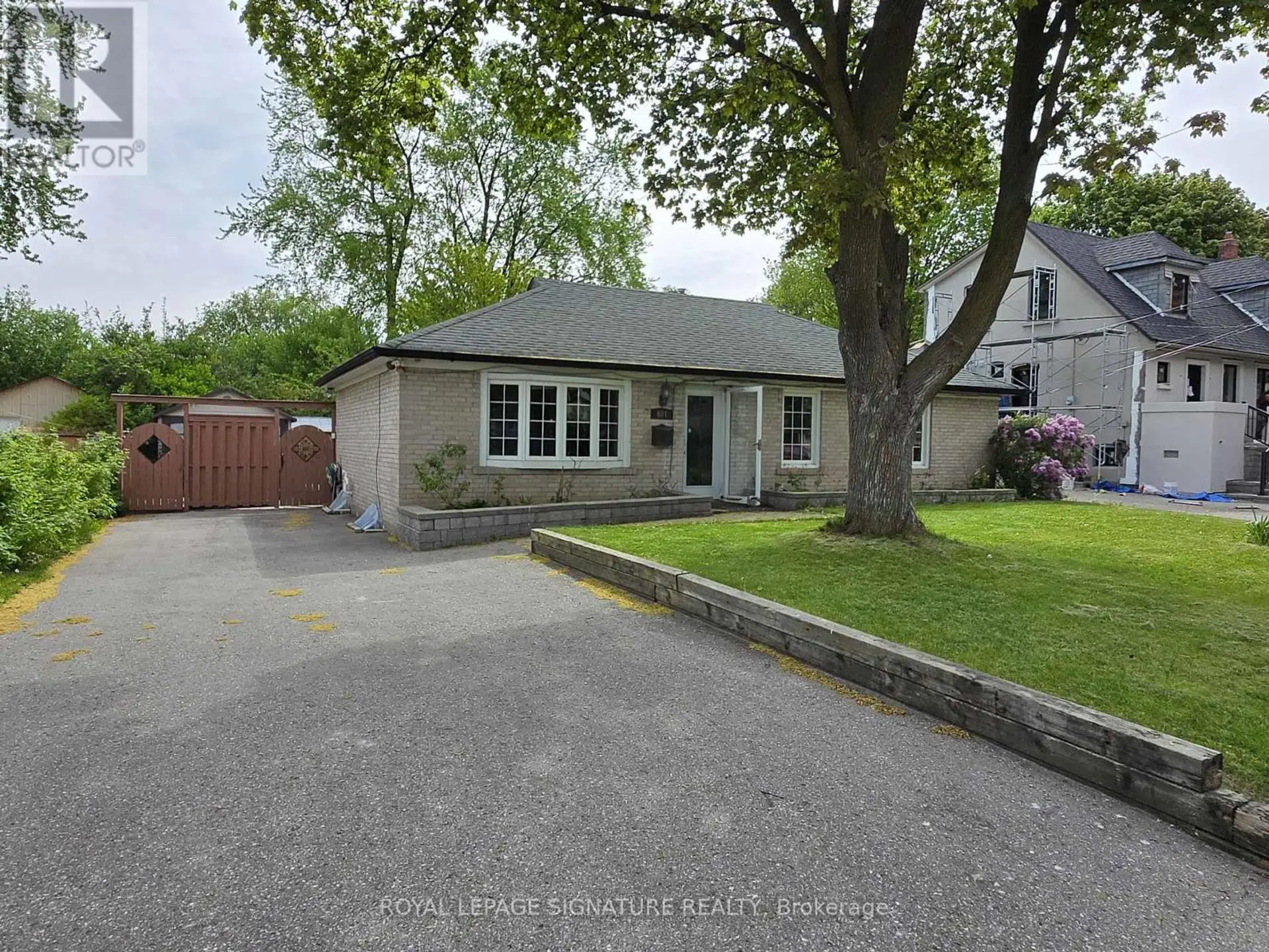 601 CONACHER DRIVE - Image 2