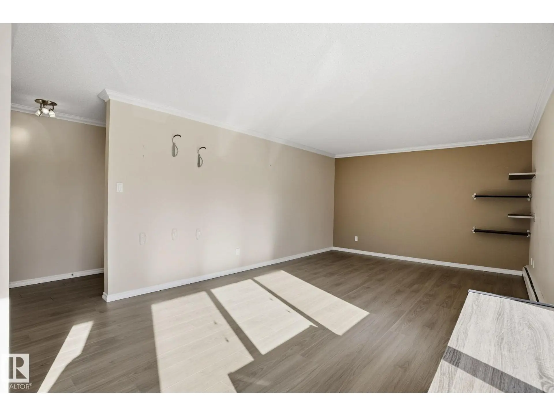 #202 10555 83 AV NW - Image 4