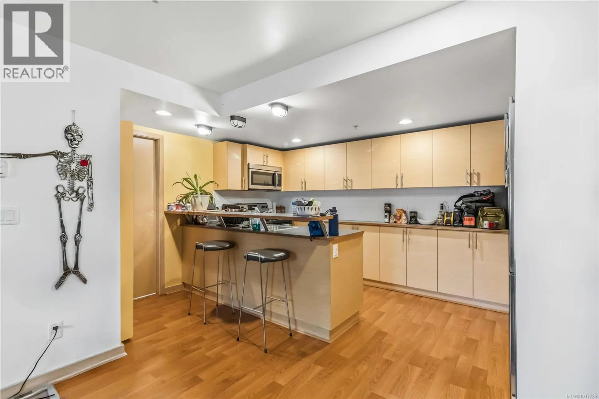#304 787 Tyee Rd - Image 5