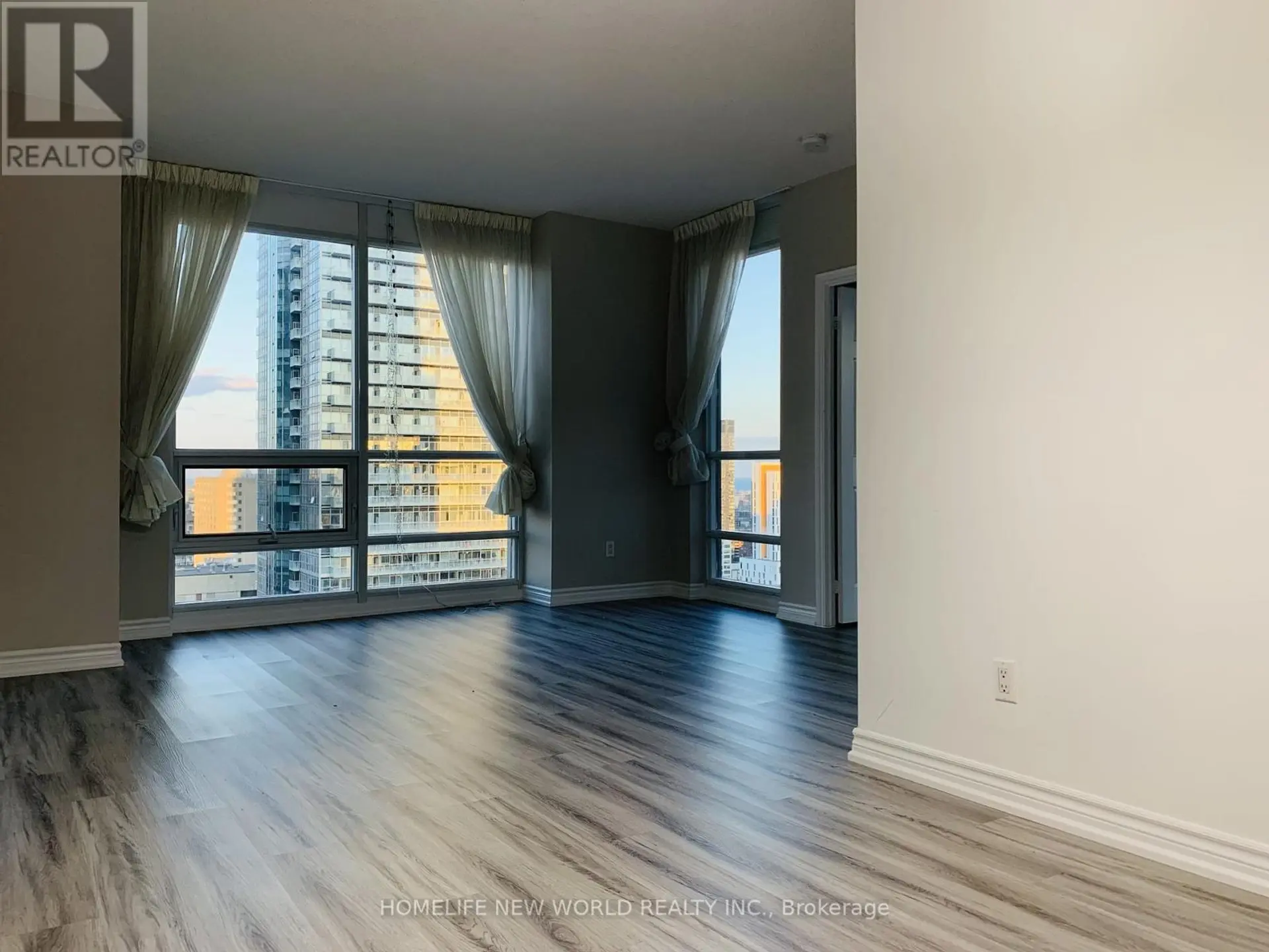 #3305 761 BAY STREET - Image 6