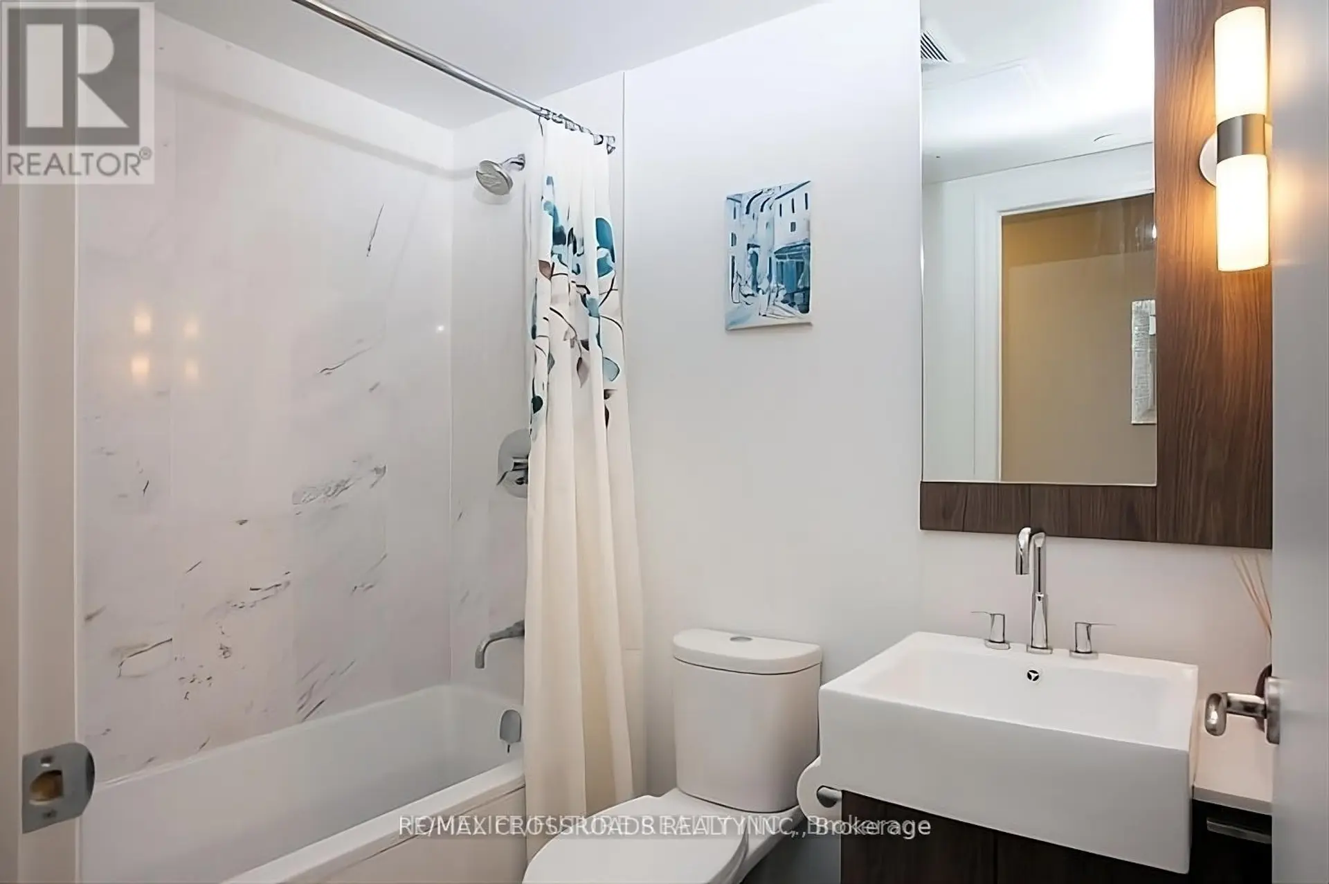 #1308 88 BLUE JAYS WAY - Image 9