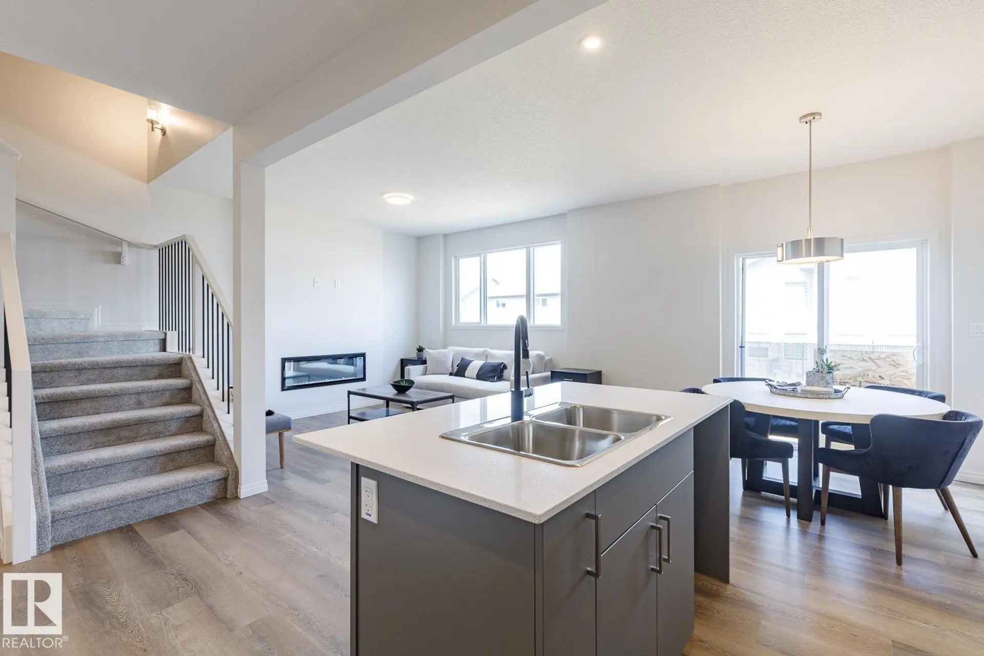99 SILVERSTONE DR - Image 7