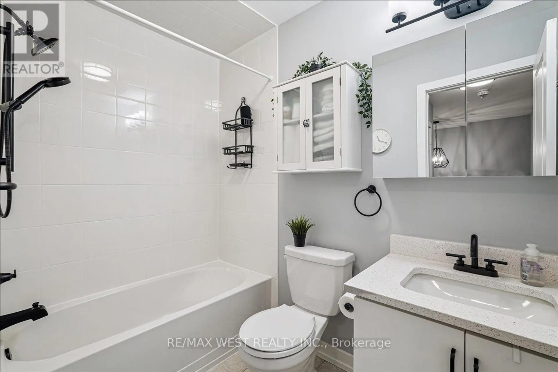#148 80 PARROTTA DRIVE - Image 12