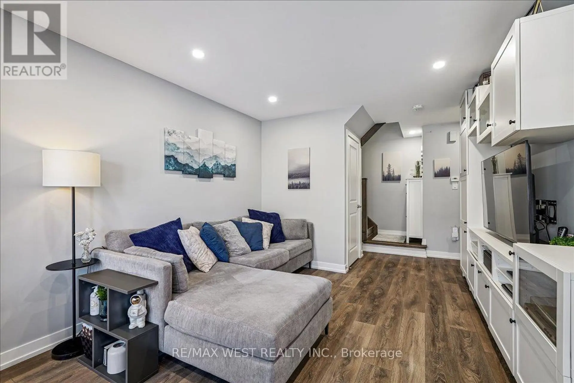 #148 80 PARROTTA DRIVE - Image 4