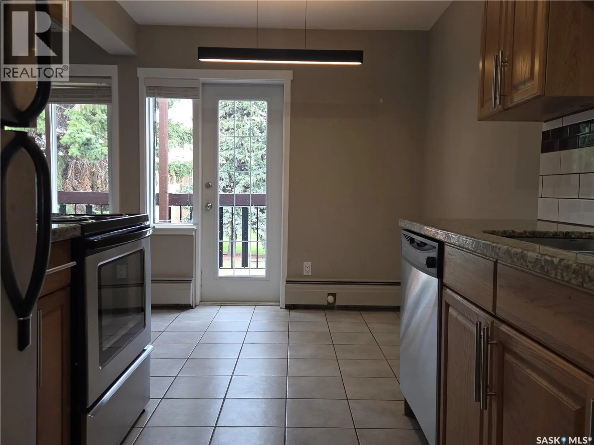 #22 208 Lindsay PLACE - Image 3