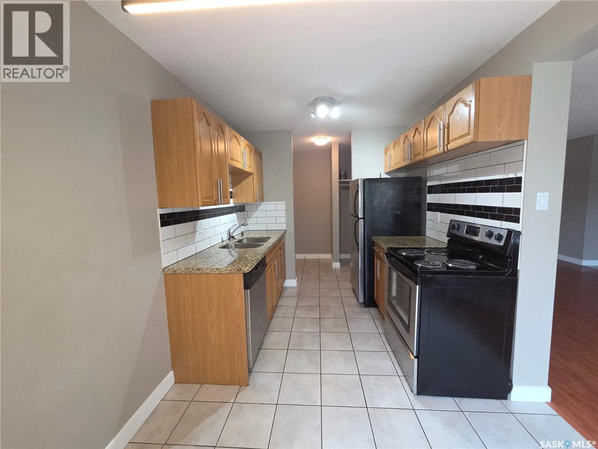#22 208 Lindsay PLACE - Image 5