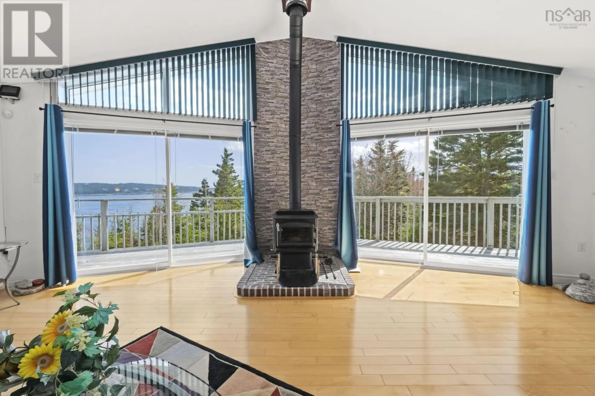 821 Shad Point Parkway - Image 2