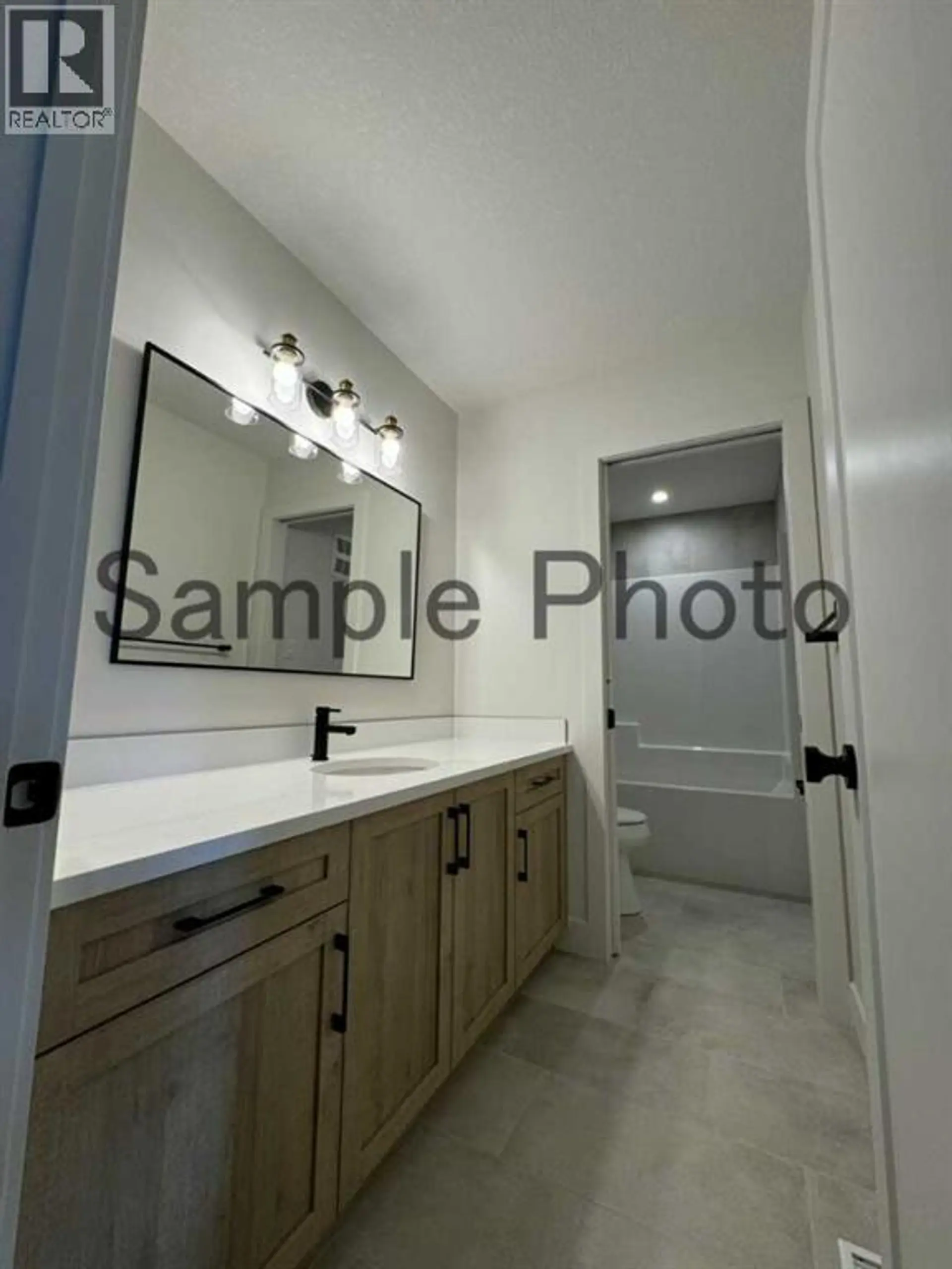 5320 120 Street - Image 12