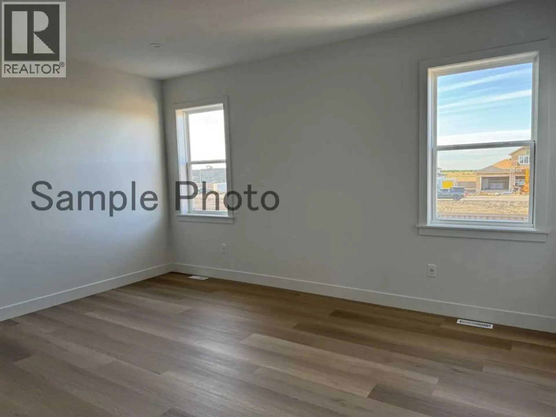 10726 145 Avenue - Image 11