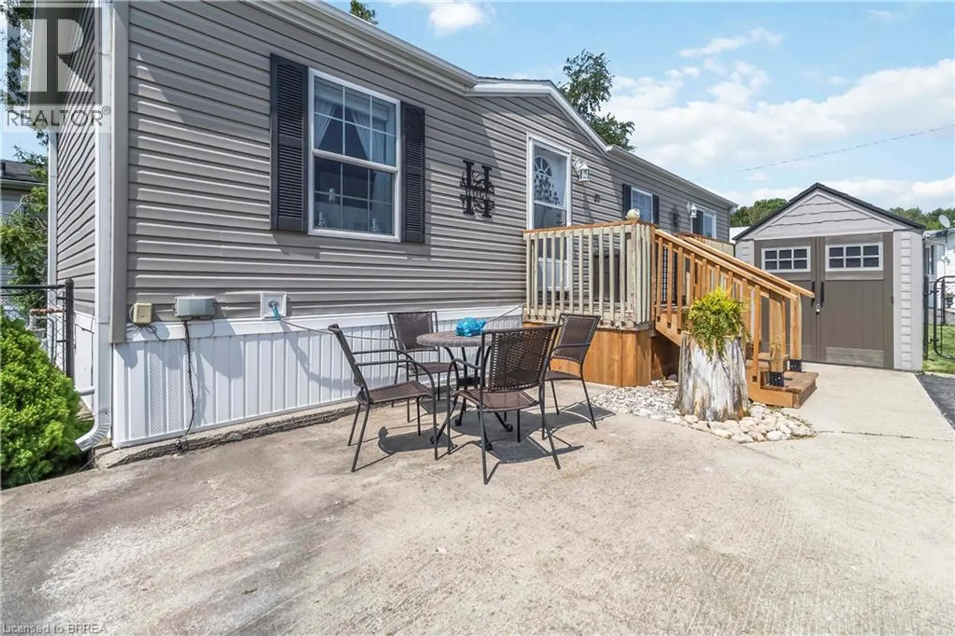 27 ELM Street - Image 2