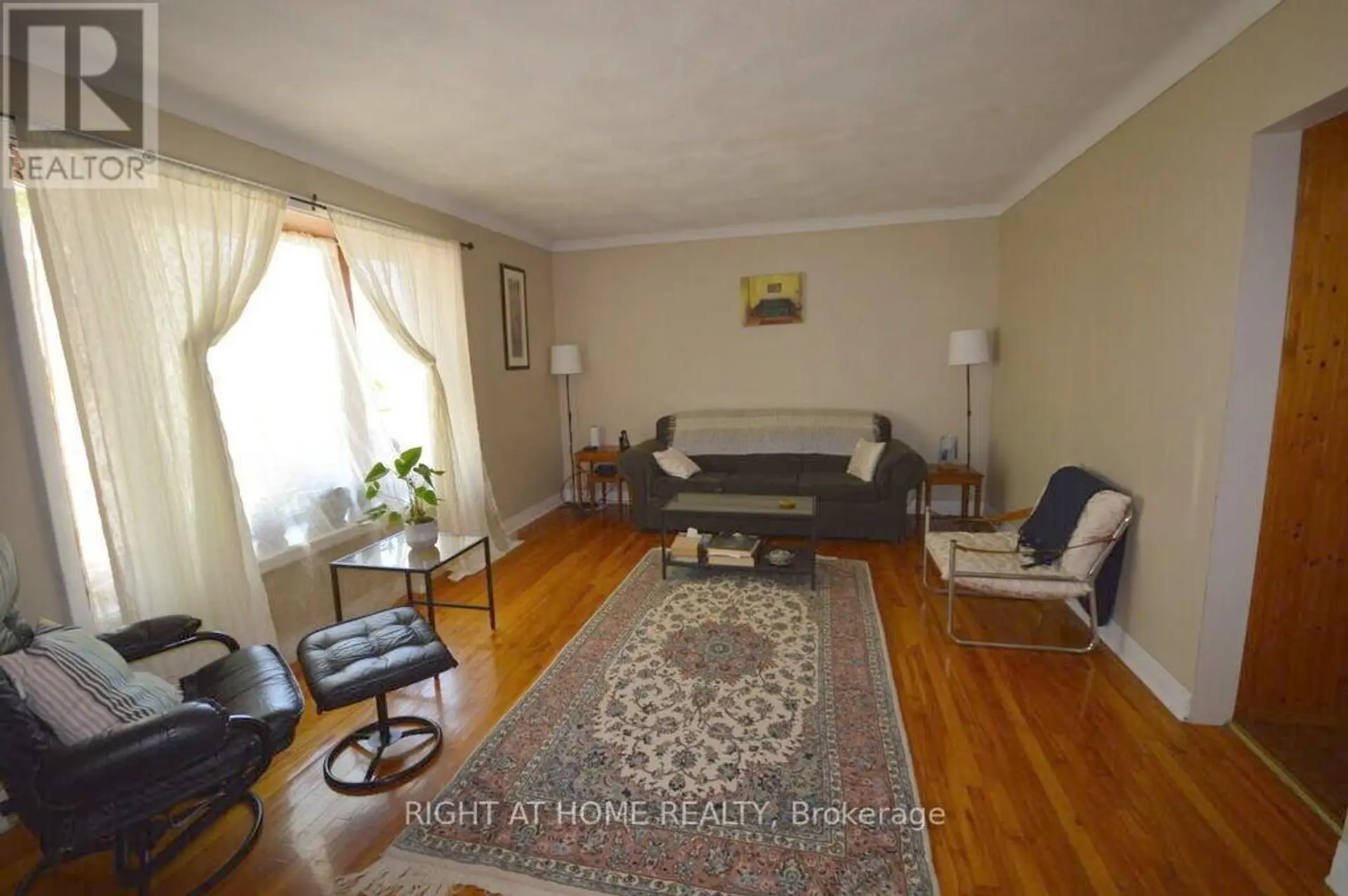 200 WOODROFFE AVENUE - Image 4