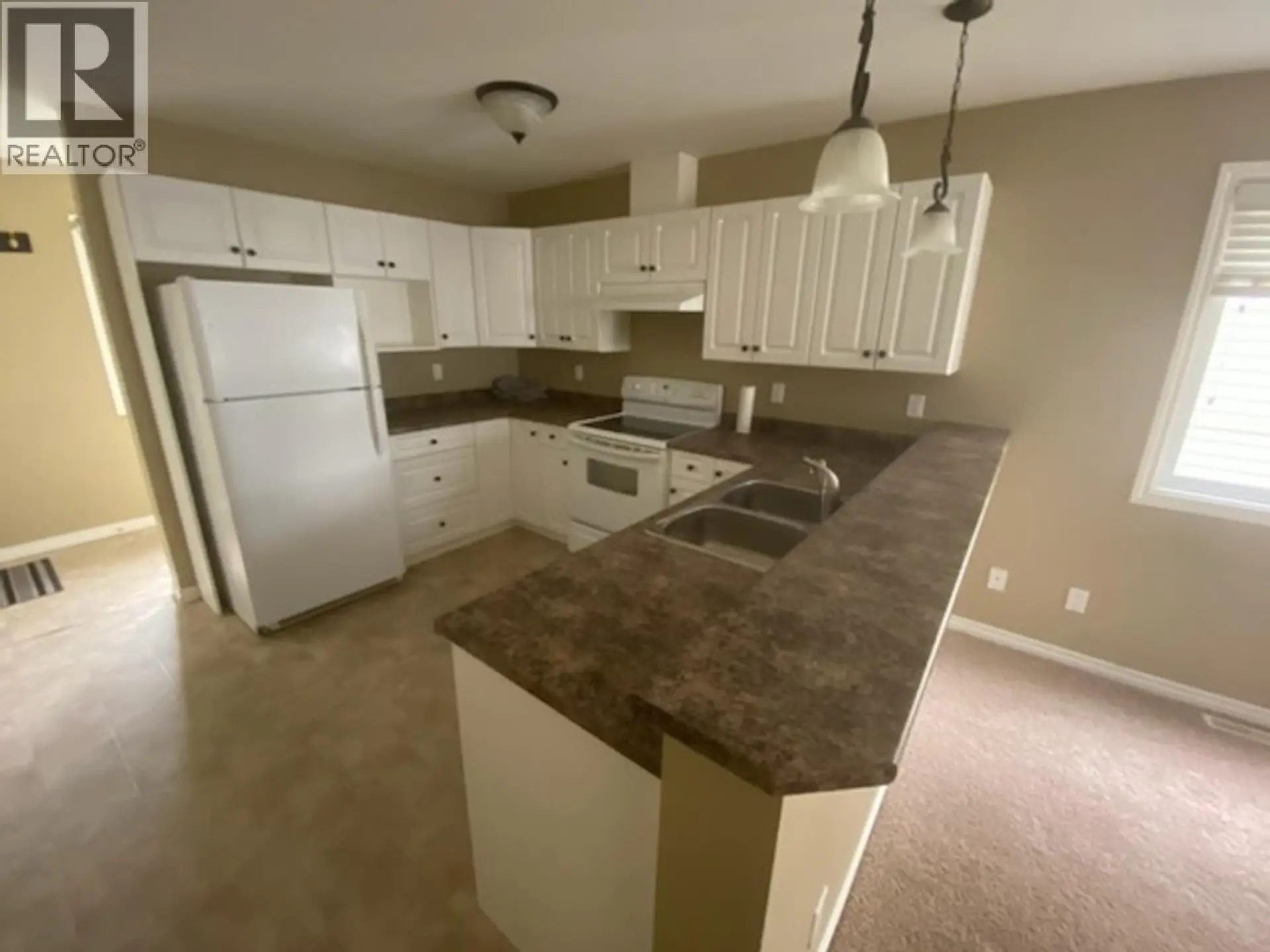 10249 102 AVENUE - Image 4