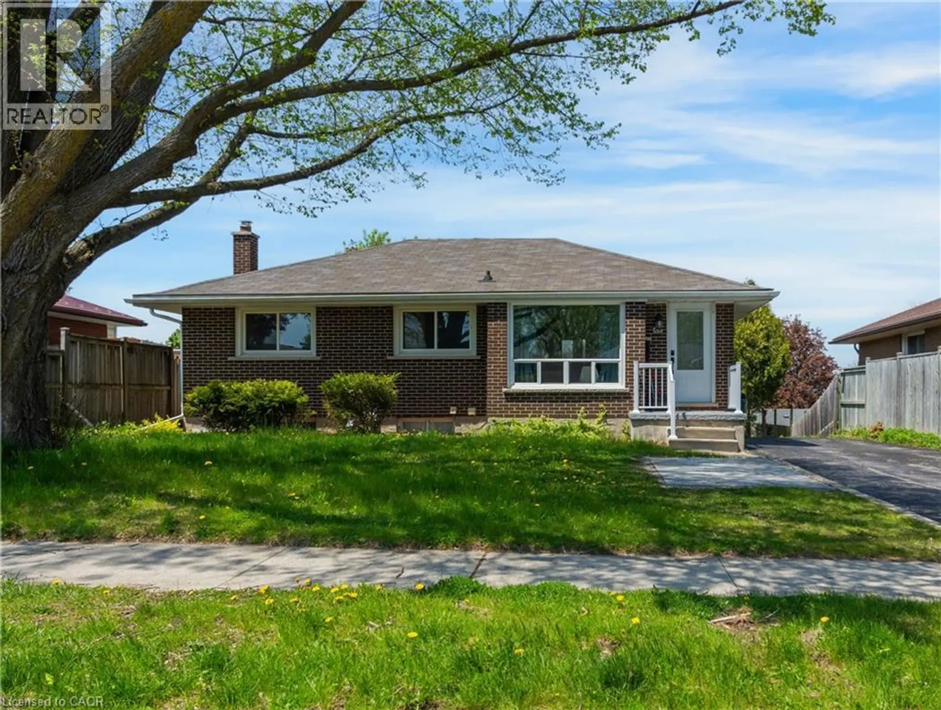 100 LAURIS Avenue - Image 1