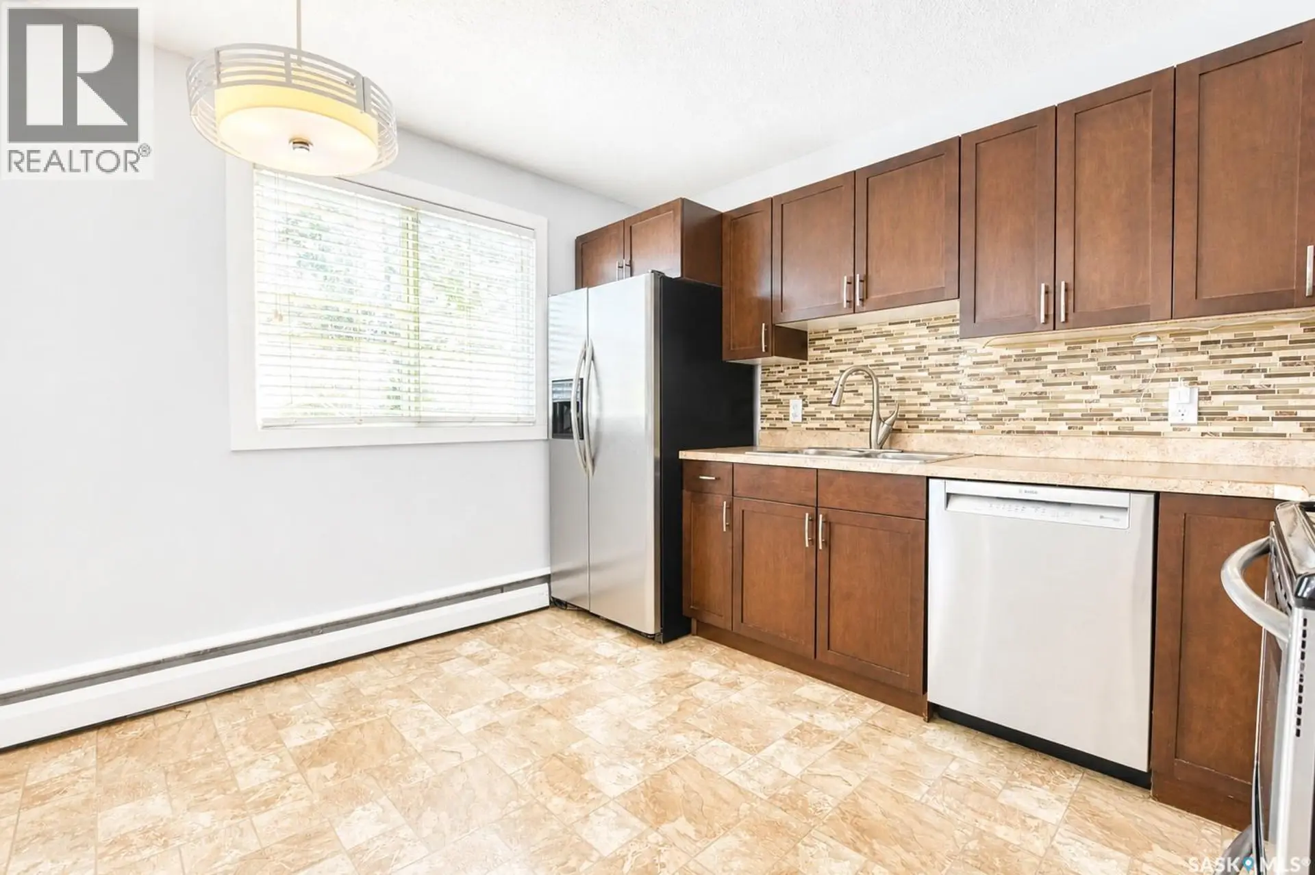 #11 2121 Rae STREET - Image 3