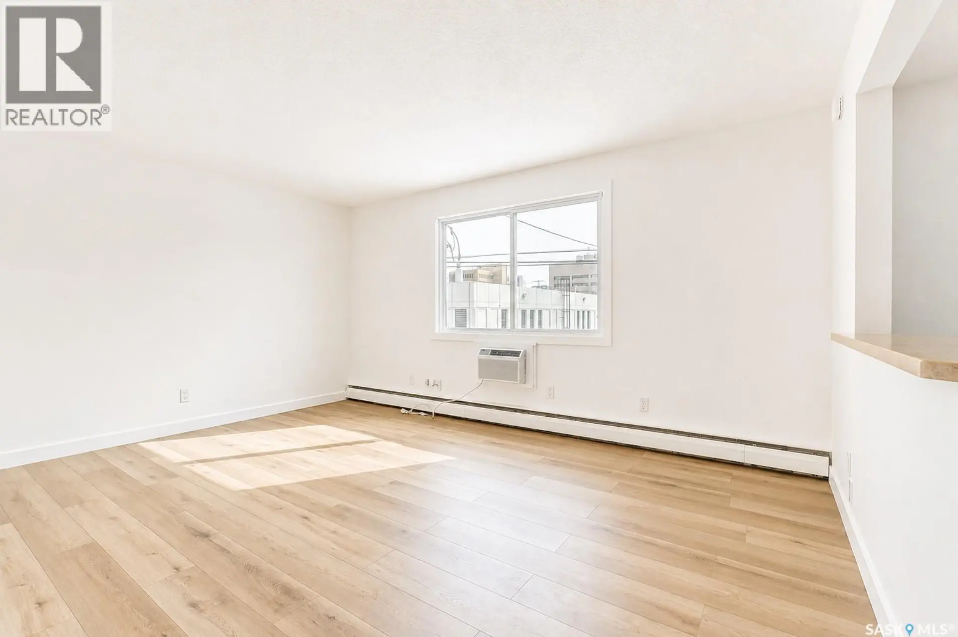 #11 2121 Rae STREET - Image 4