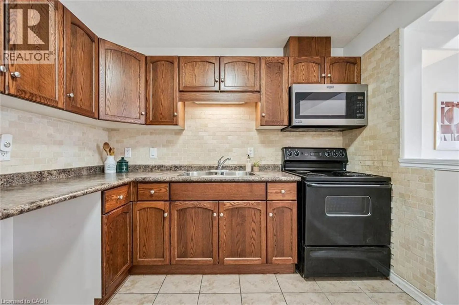 93 WASHBURN Drive - Image 4