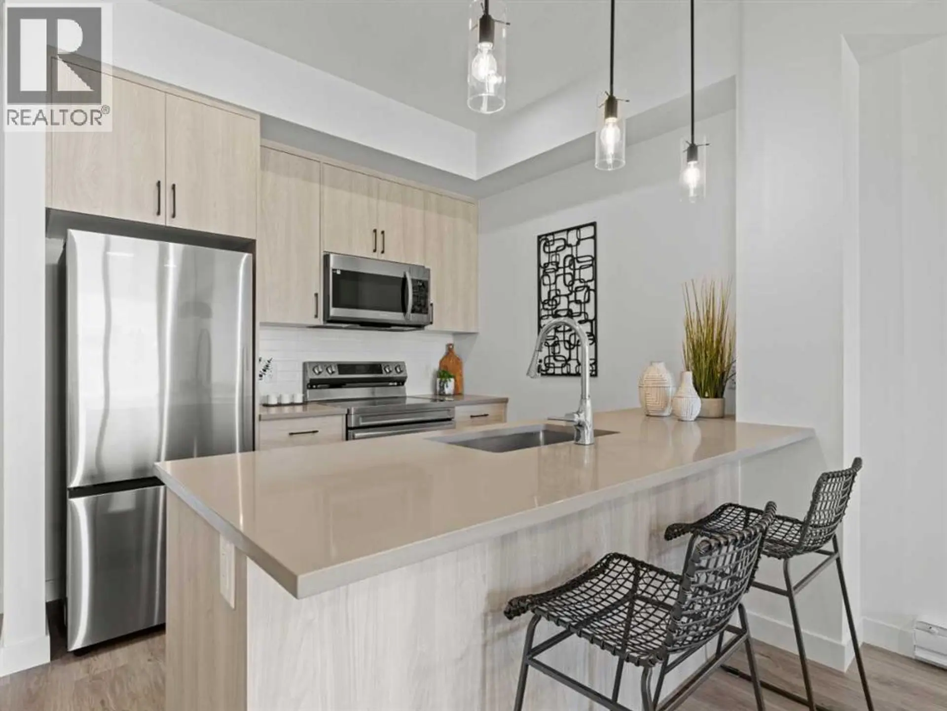 #A109 2026 81 Street SW - Image 2