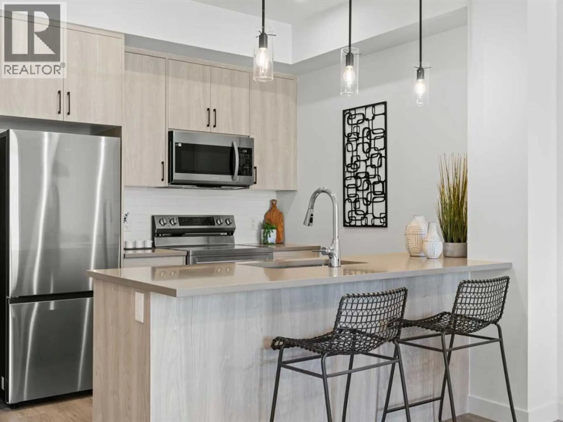 #A109 2026 81 Street SW - Image 3