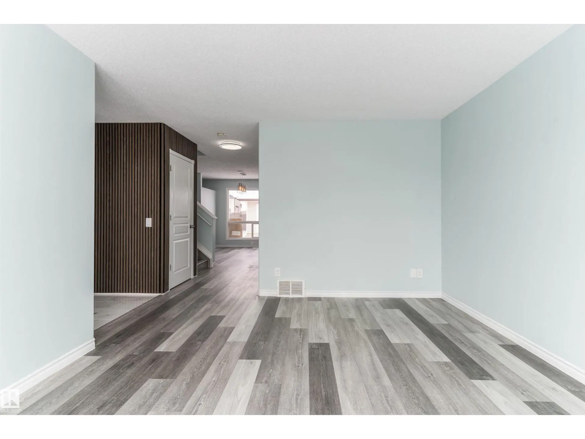 16304 43 ST NW - Image 4