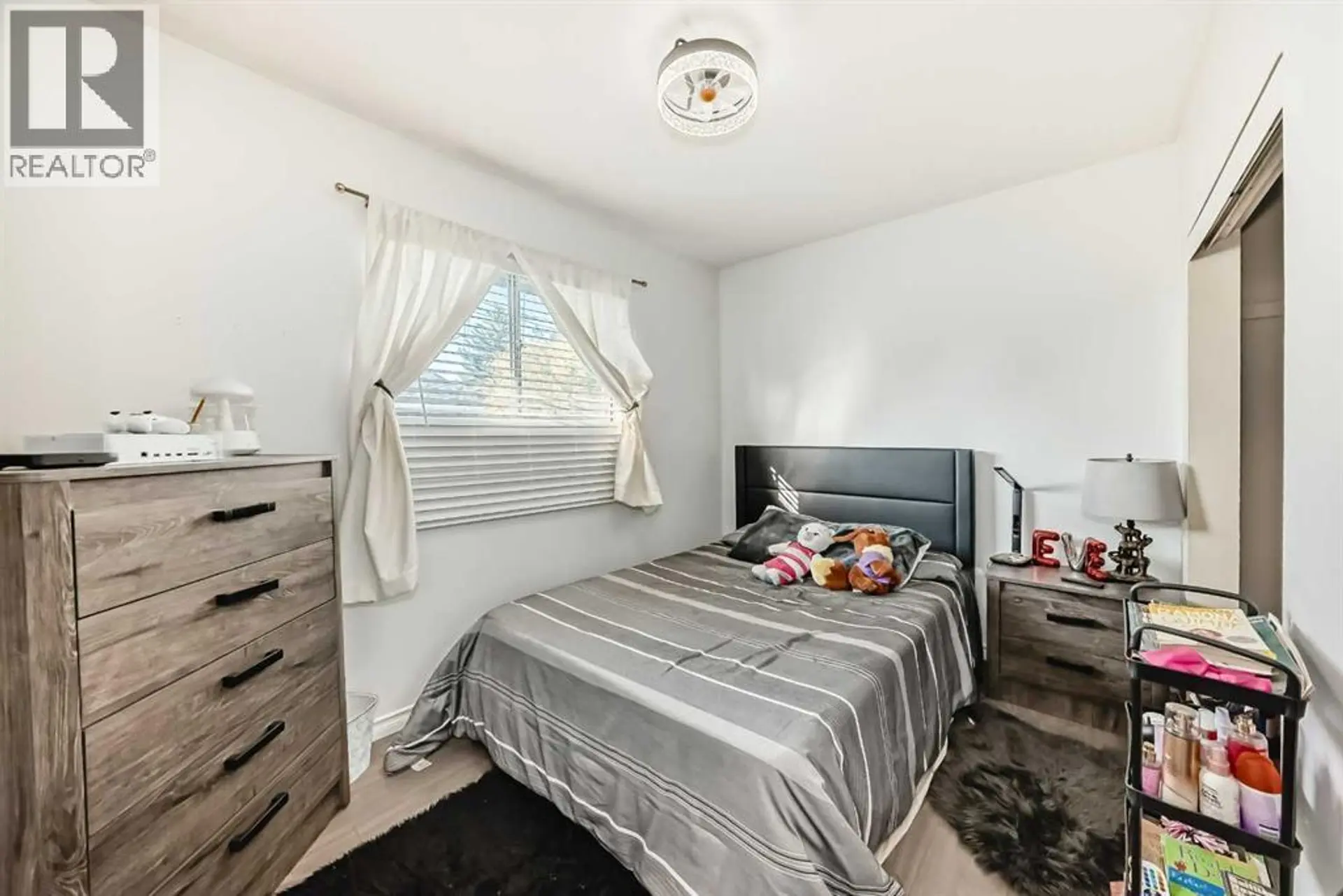 4117 45 Street - Image 8