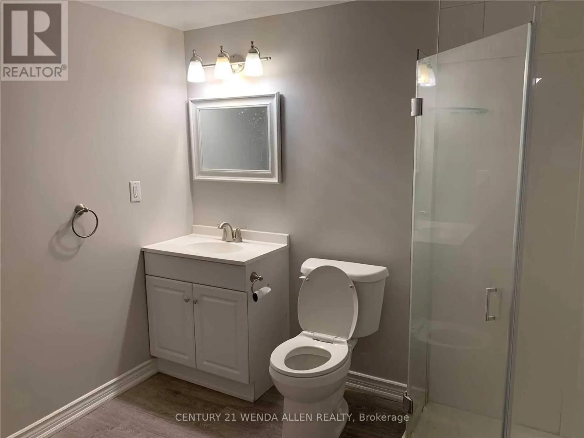 607 MARY STREET W - Image 16
