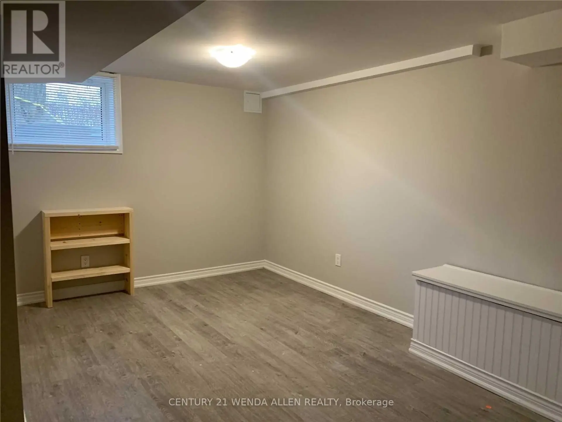 607 MARY STREET W - Image 17