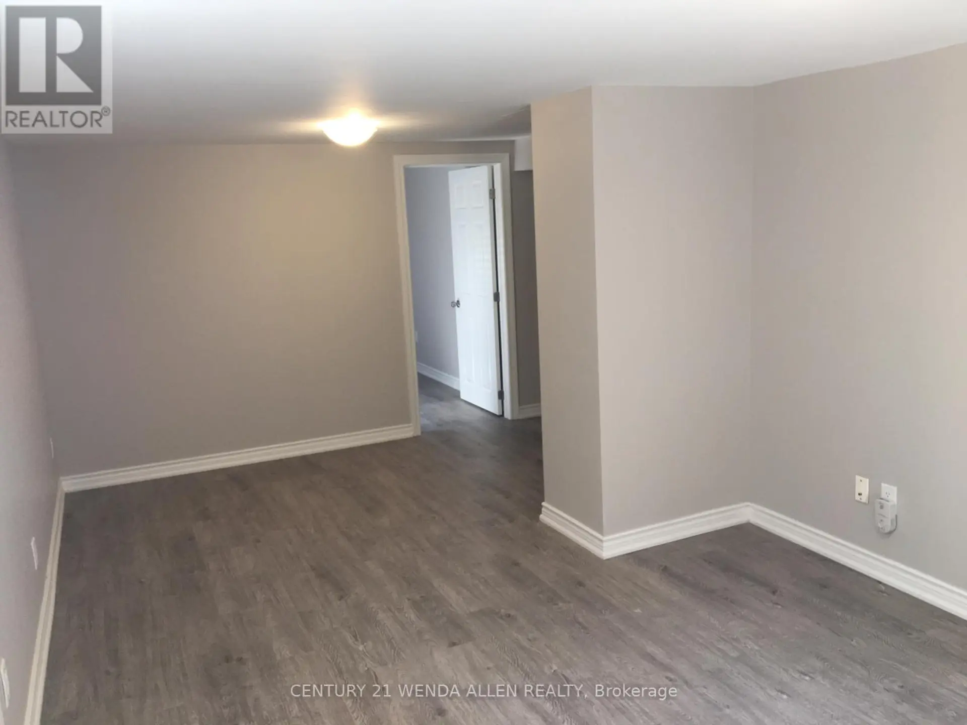 607 MARY STREET W - Image 19