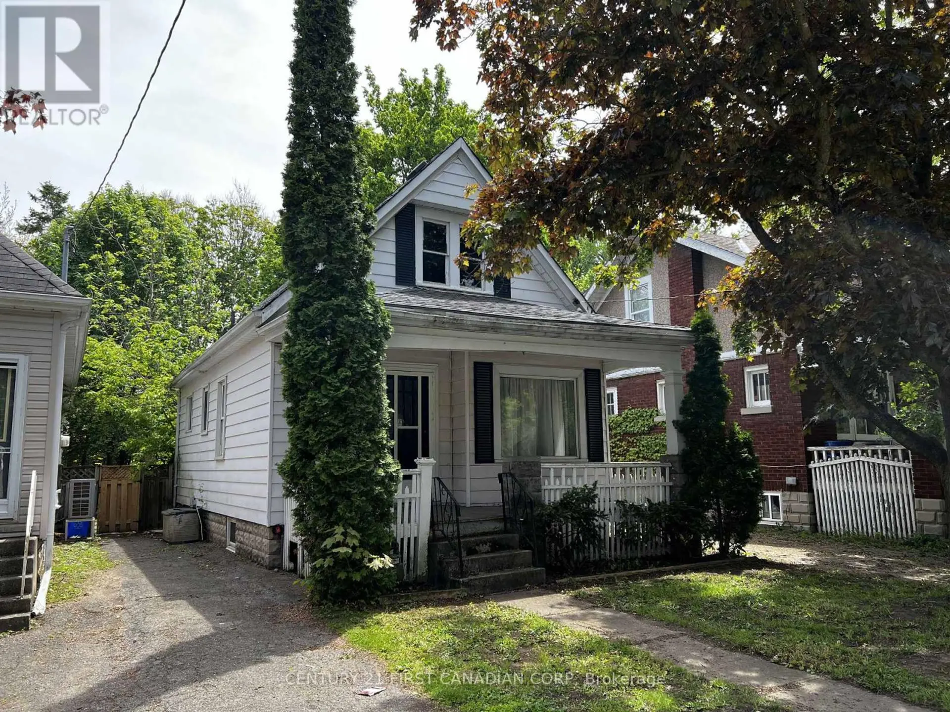 215 BERNARD AVENUE - Image 4