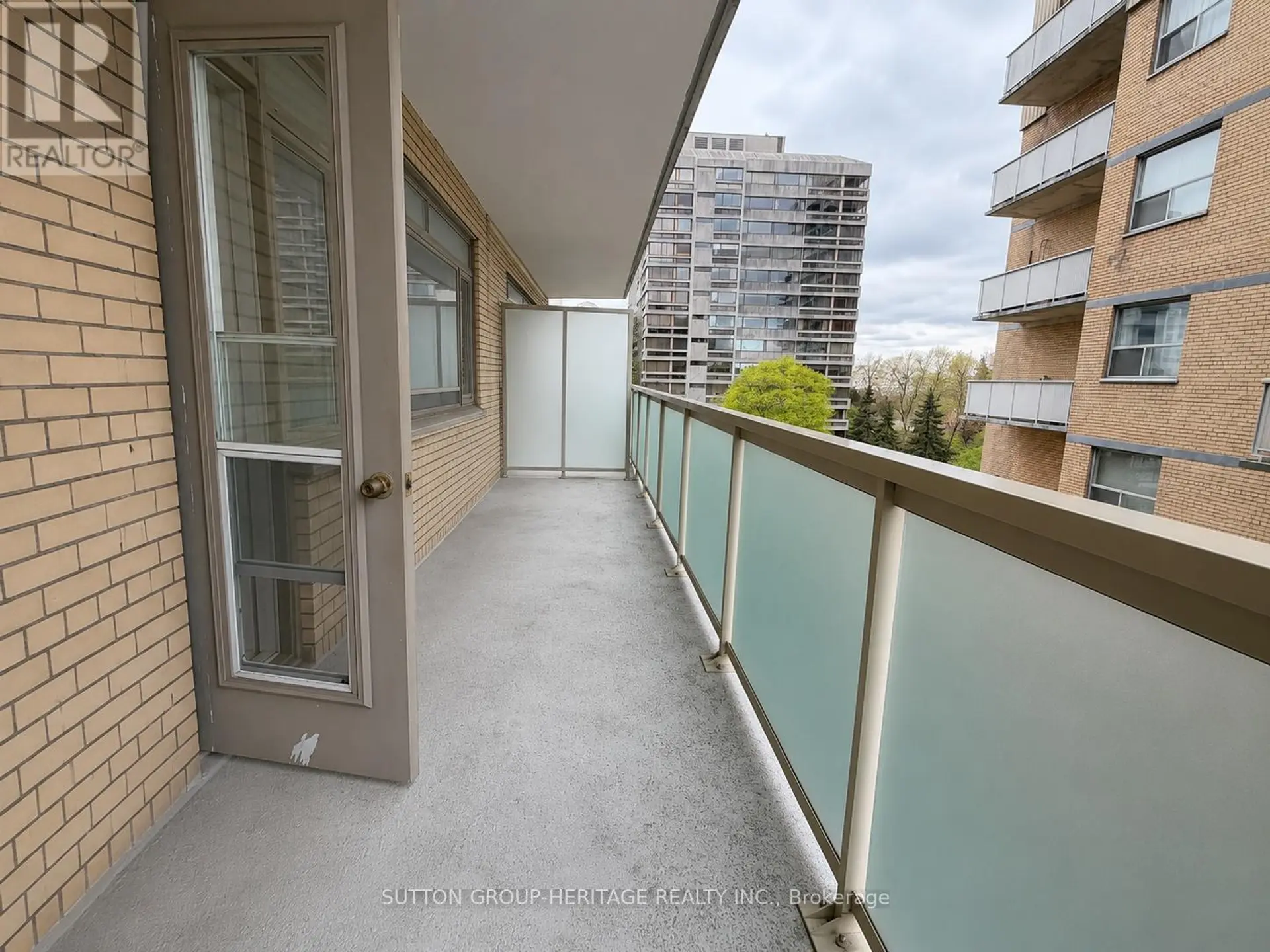 #704 581 AVENUE ROAD - Image 14
