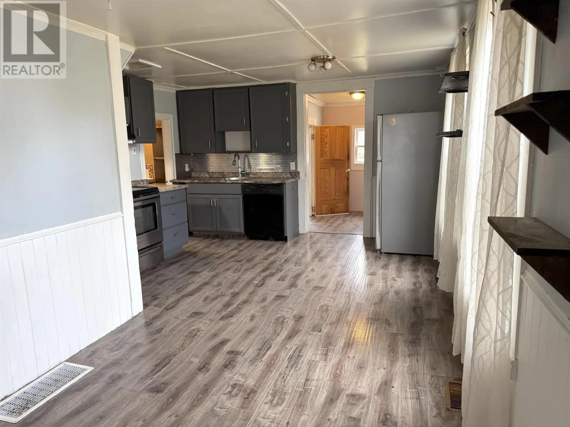 2149 Cowan Street - Image 4