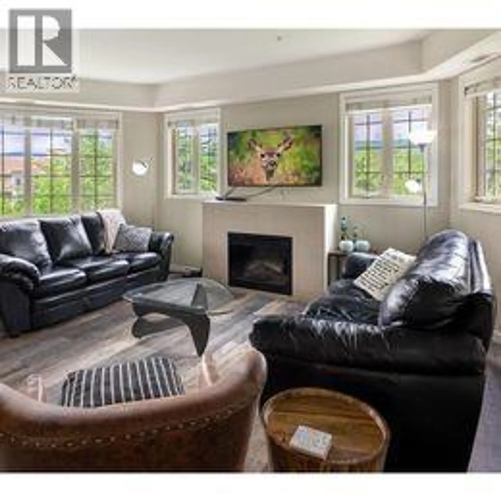 #1110 1875 Country Club Drive - Image 8