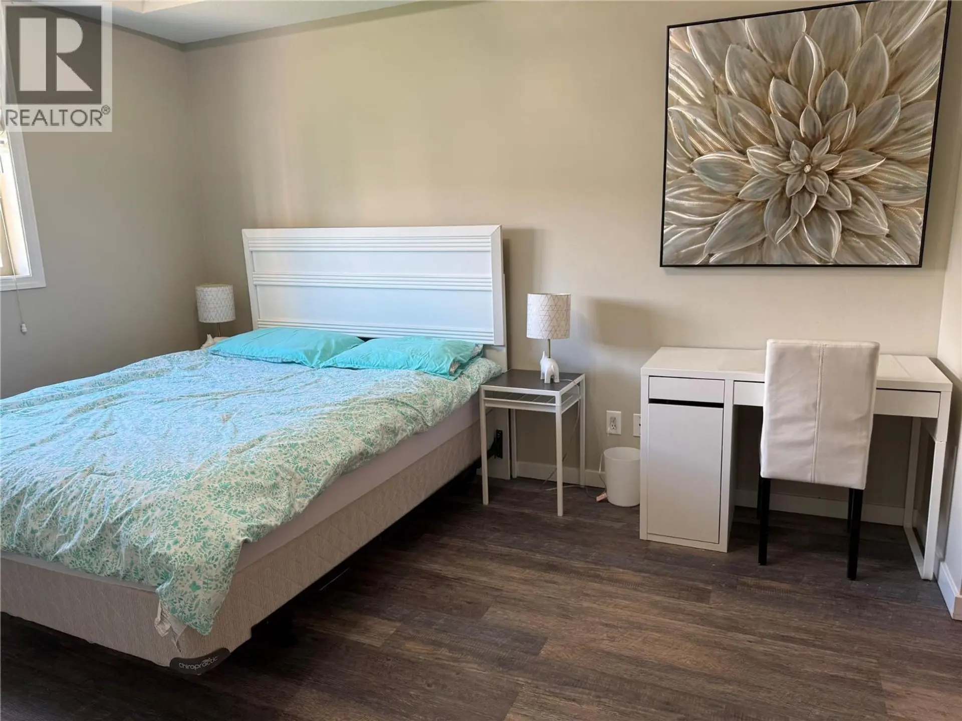 #1110 1875 Country Club Drive - Image 12