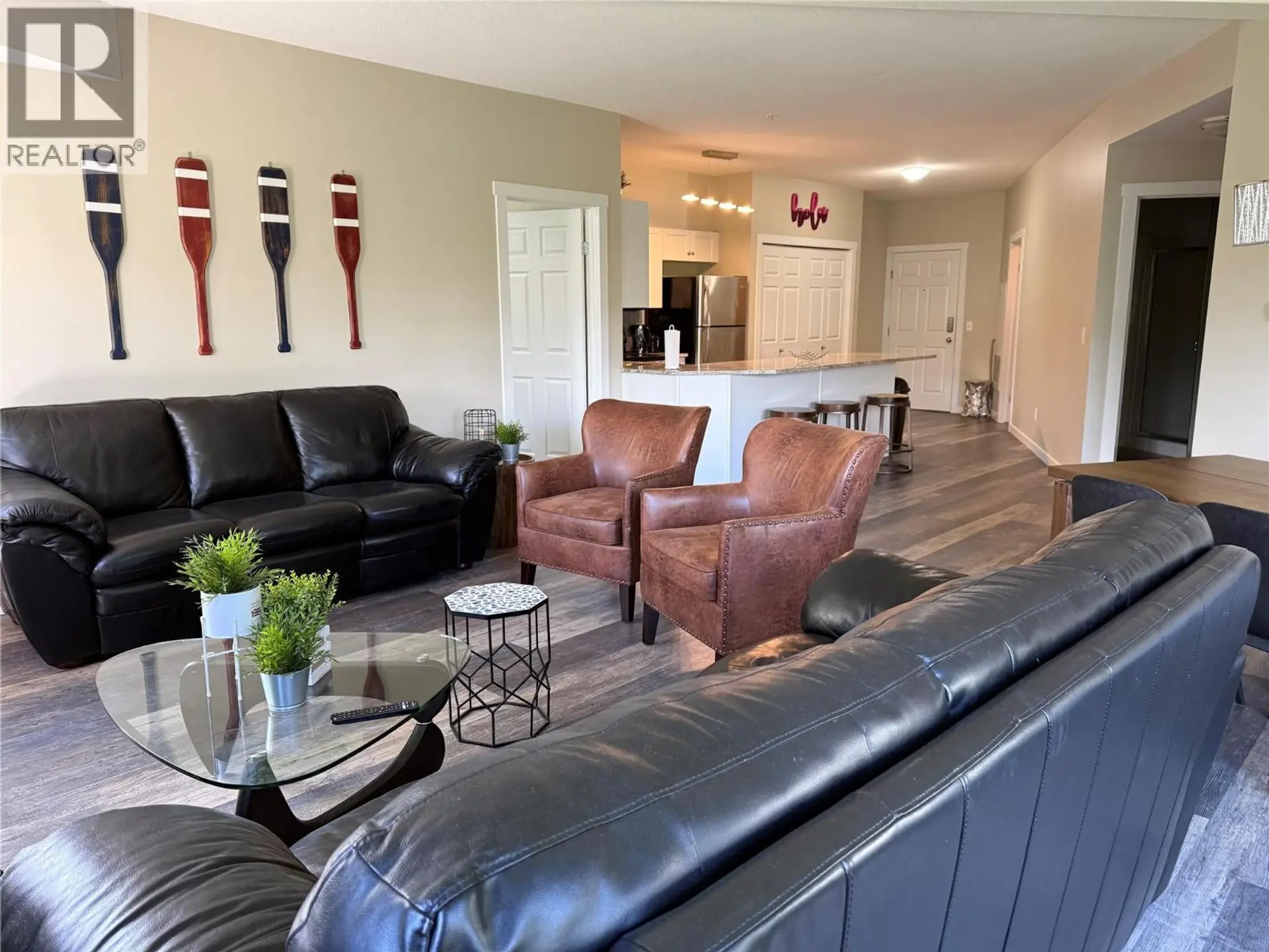 #1110 1875 Country Club Drive - Image 9